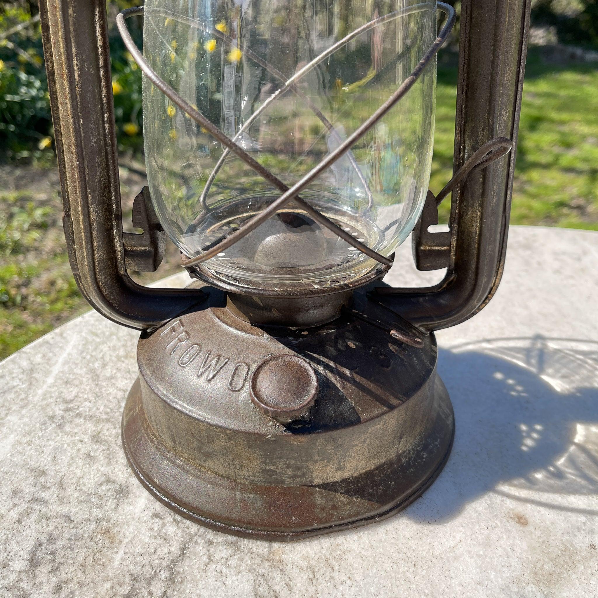 Grote antieke Frowo 340 stormlantaarn petroleum lamp - The Collectionist
