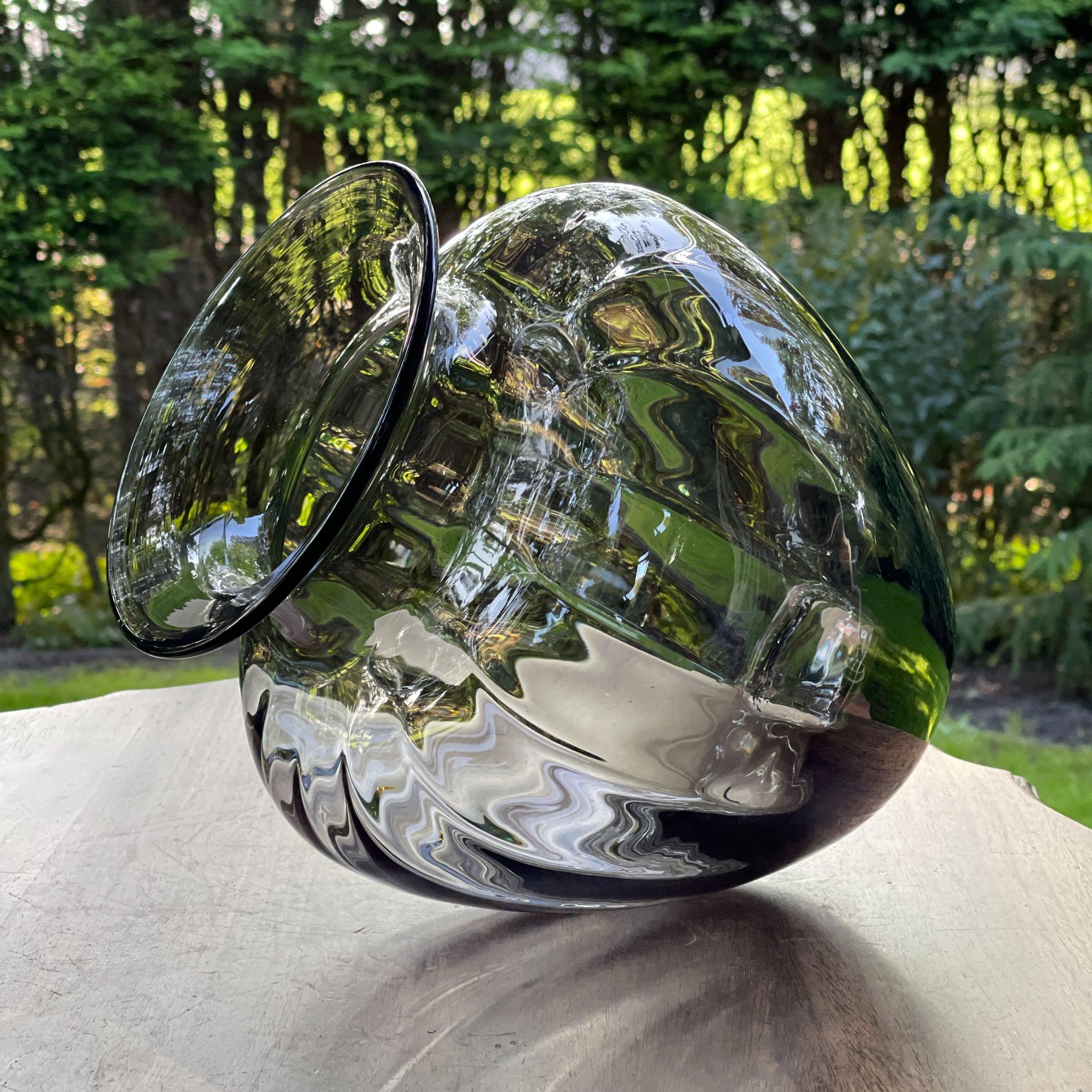 Grote vaas van donker glas - The Collectionist