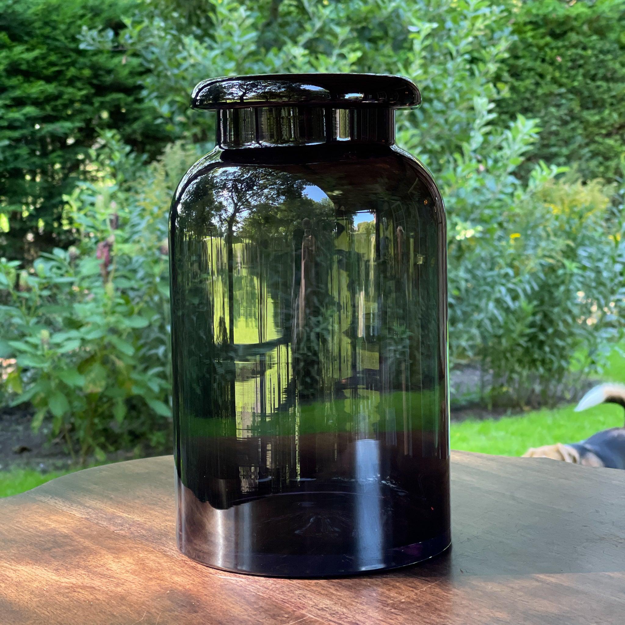 Grote vaas van donker glas - The Collectionist