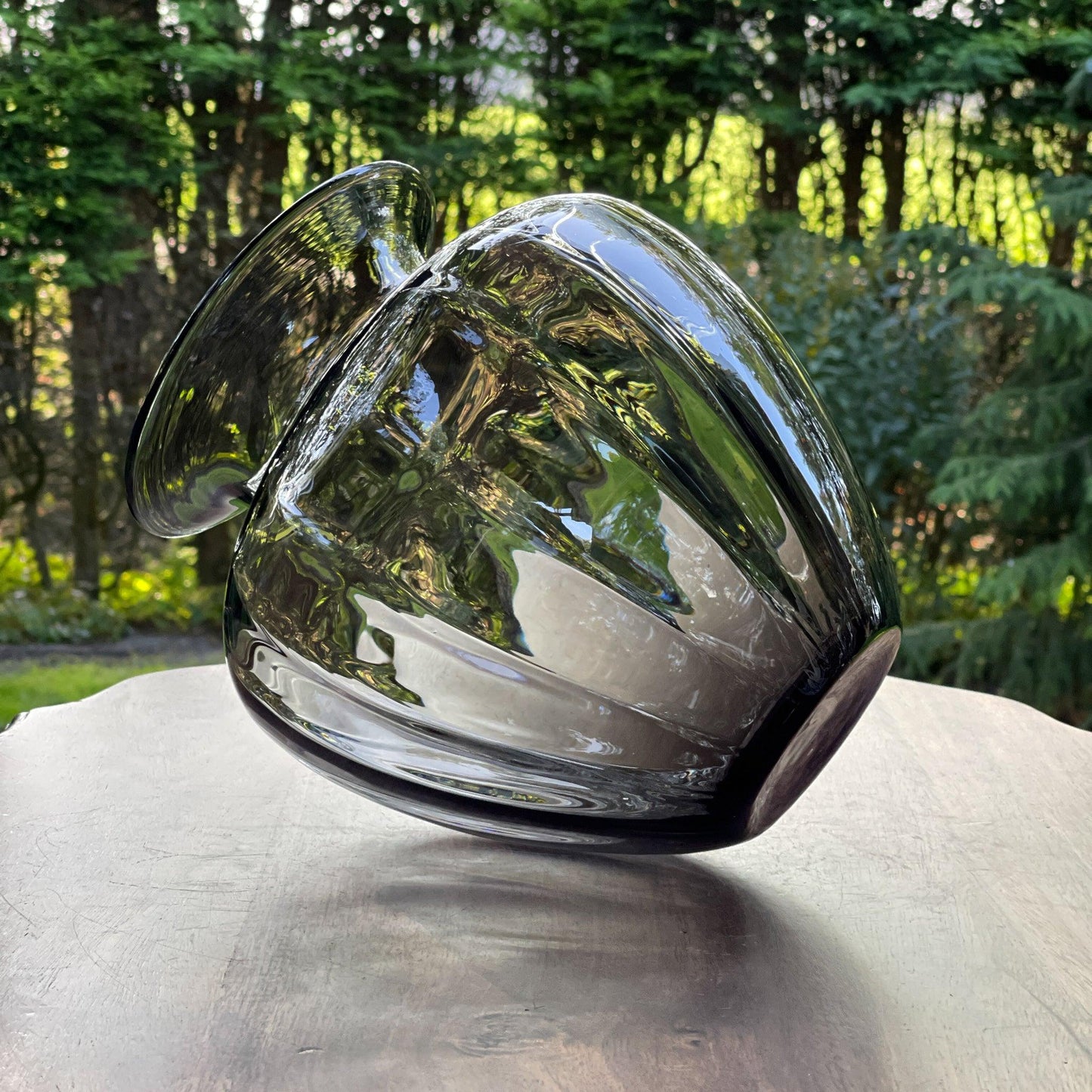 Grote vaas van donker glas - Bamestra Curiosa