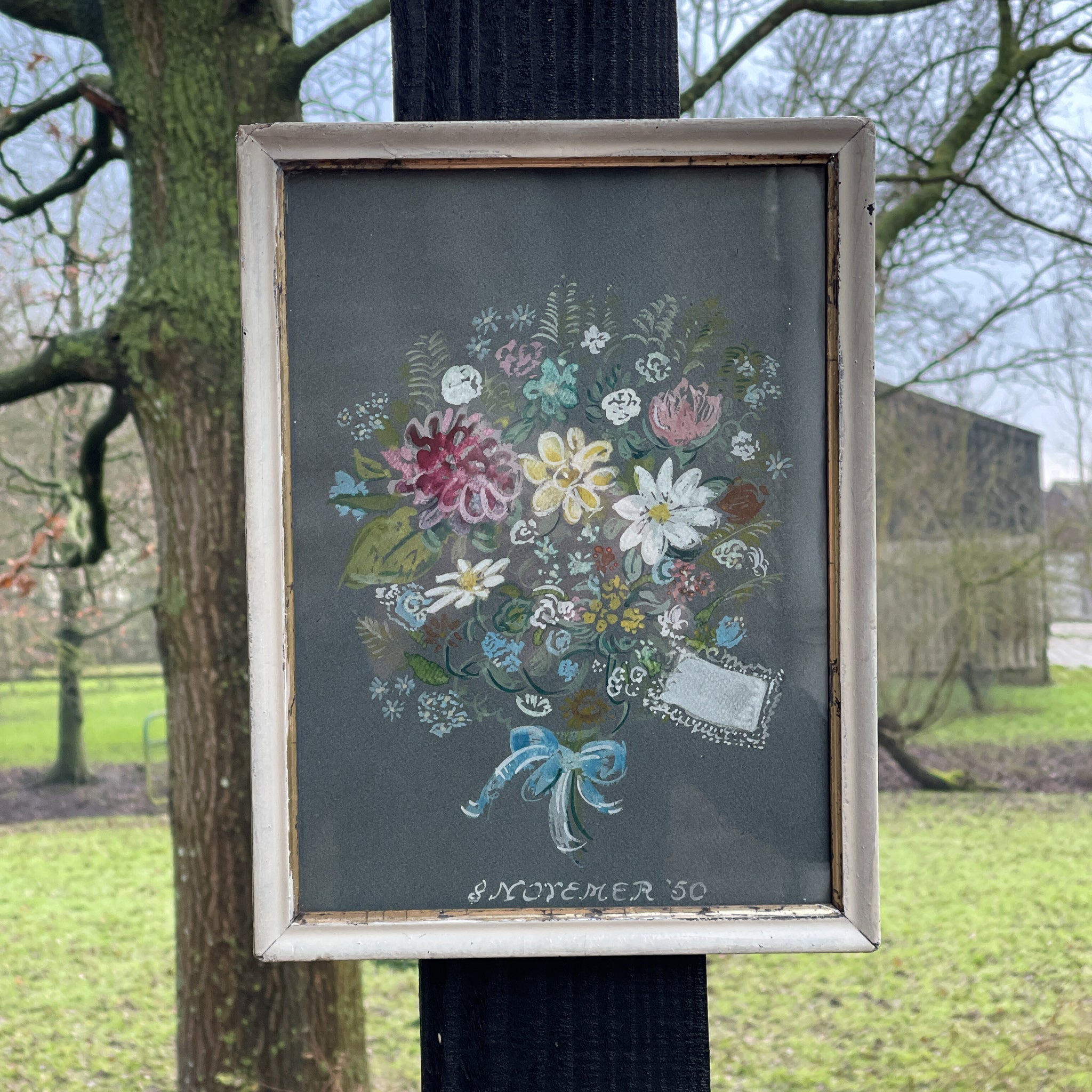 Hollandse School, Gouache, Voorjaarsboeket Met Blauwe Strik - The Collectionist