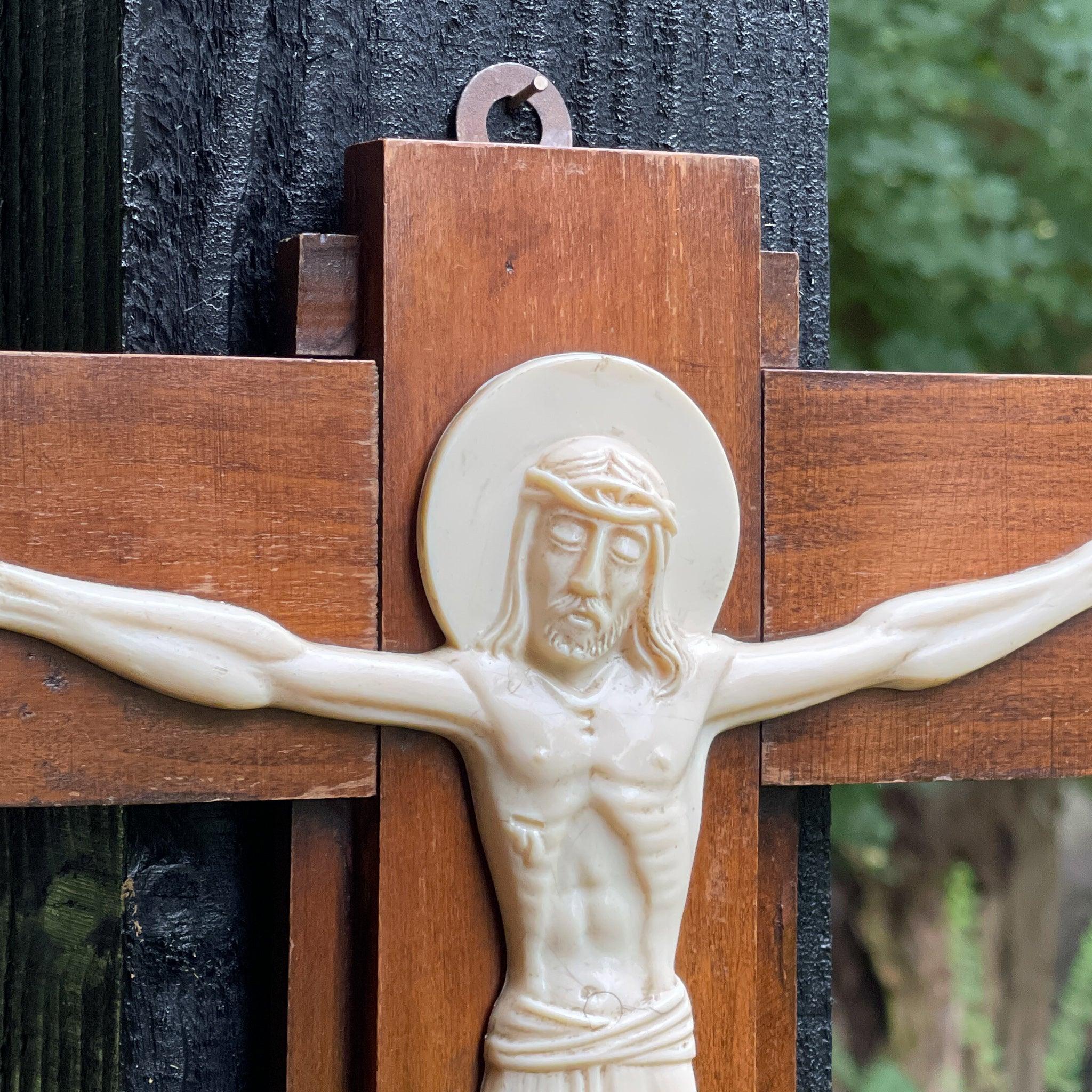 Houten crucifix met Jezus, Art Deco - The Collectionist