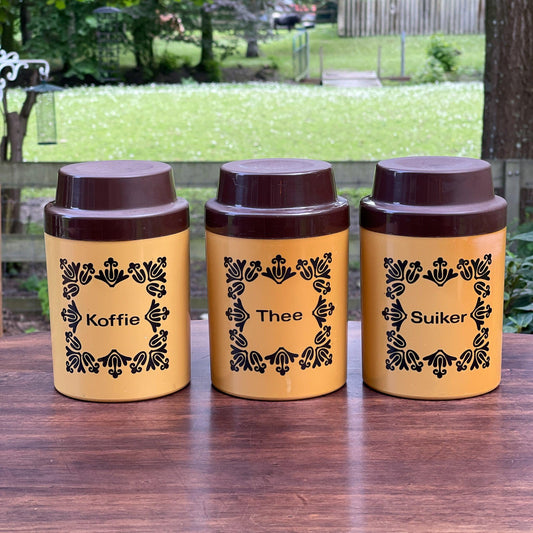 Jaren 70 plastic Koffie Thee Suiker bussen - Bamestra Curiosa