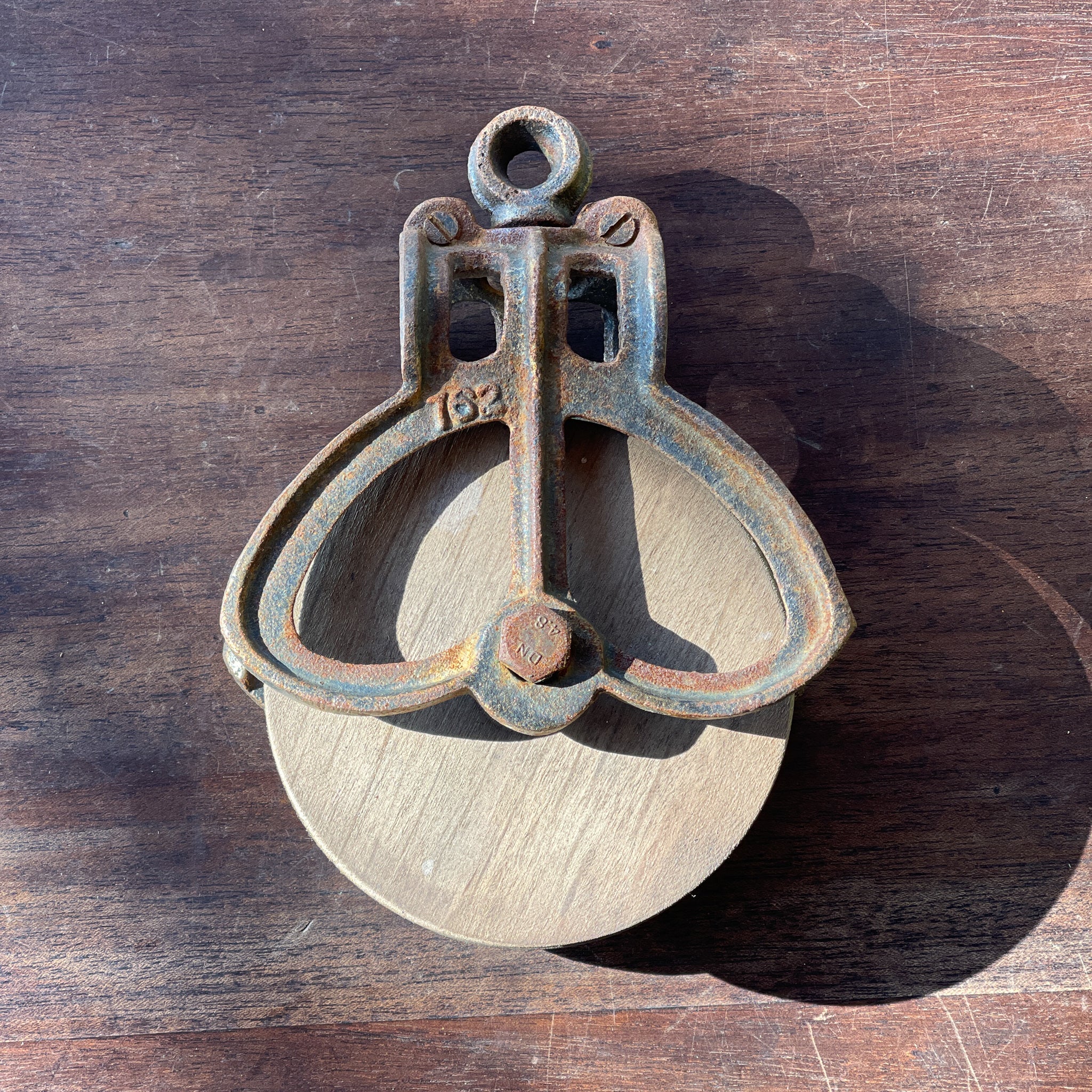 Katrol met houten wiel - The Collectionist