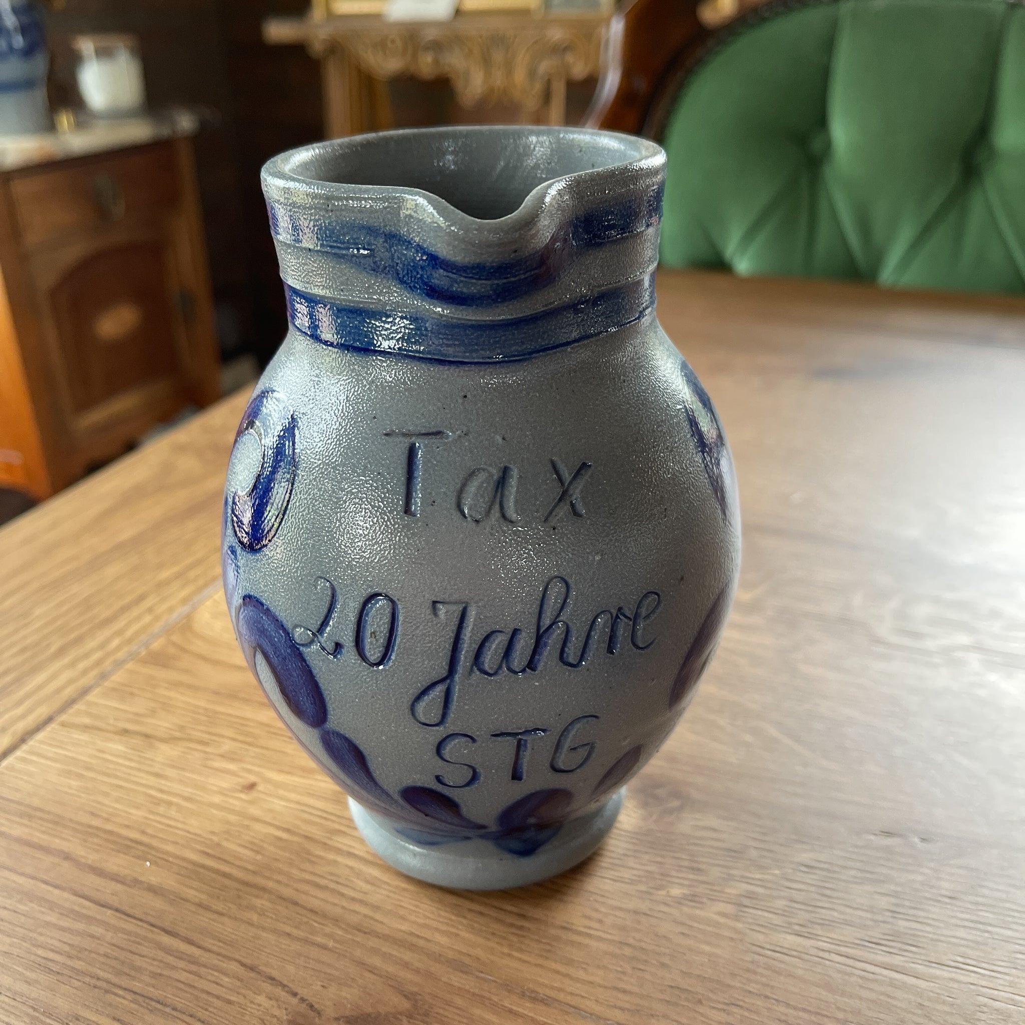 Keuls aardewerk kannetje Tax 20 jahre STG - The Collectionist