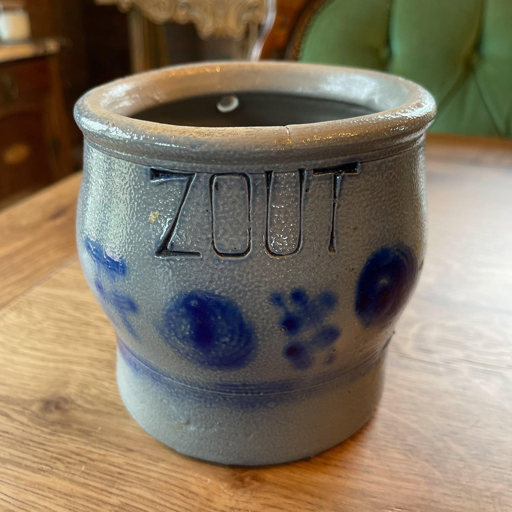 Keuls aardewerk zout pot - The Collectionist