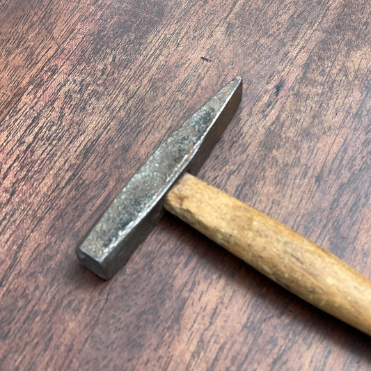 Klein hamertje - Bamestra Curiosa