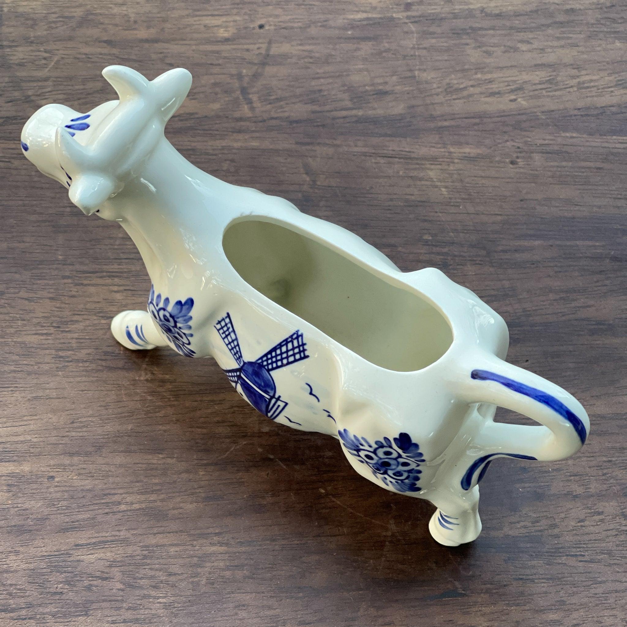 Koe melkkan in handgeschilderd Delfts Blauw - The Collectionist