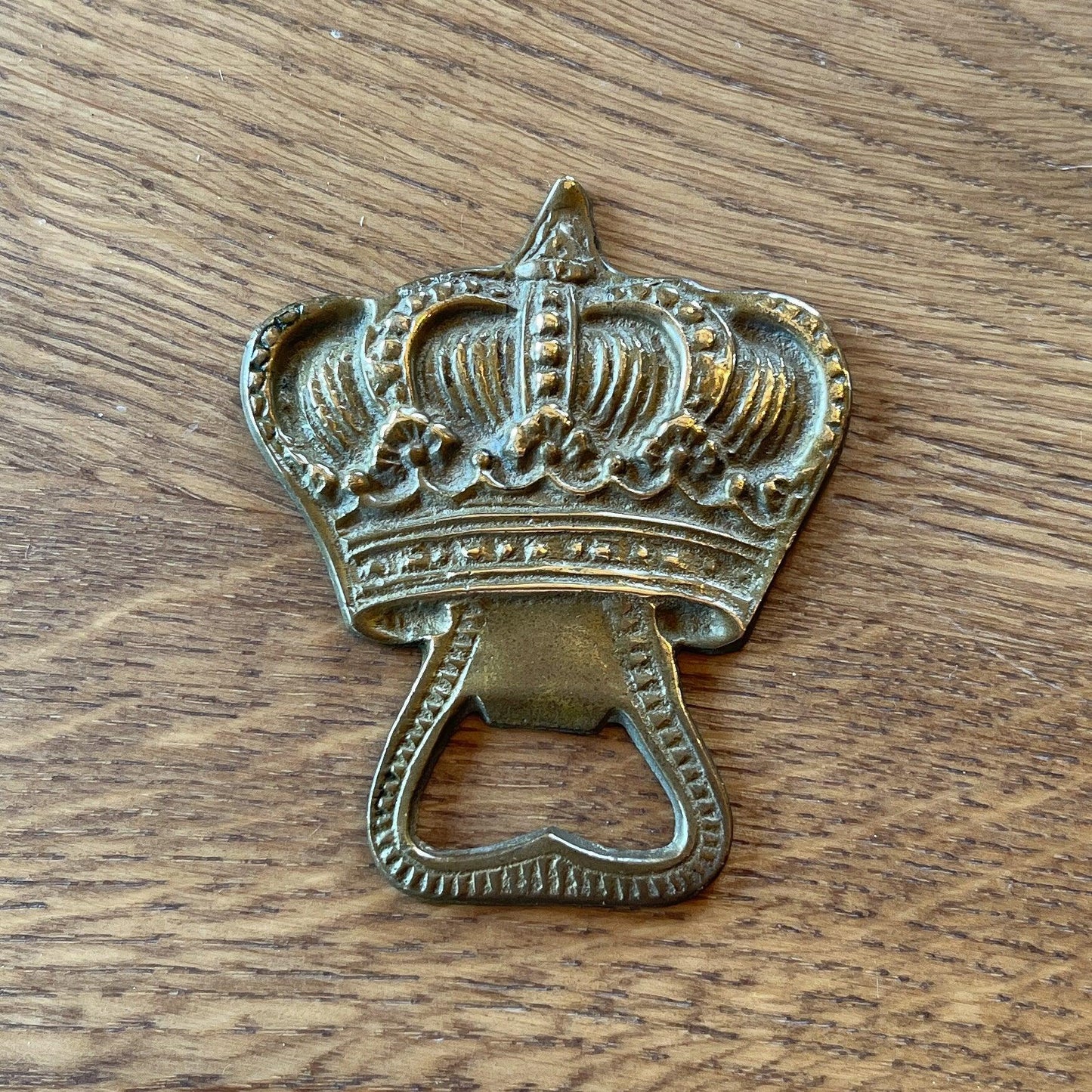 Koperen flesopener kroon - Bamestra Curiosa