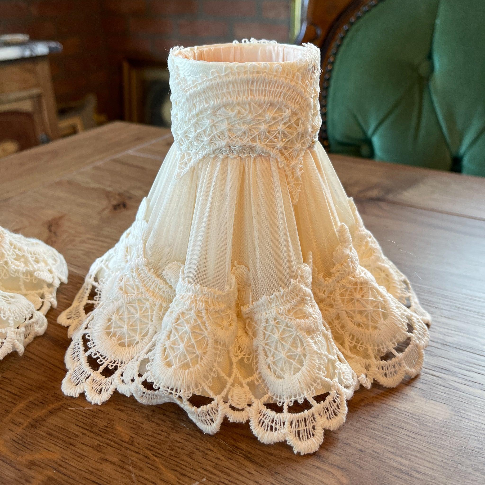 Lampenkapjes met kant - The Collectionist