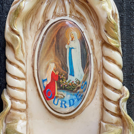 Lourdes wijwaterbakje - Bamestra Curiosa
