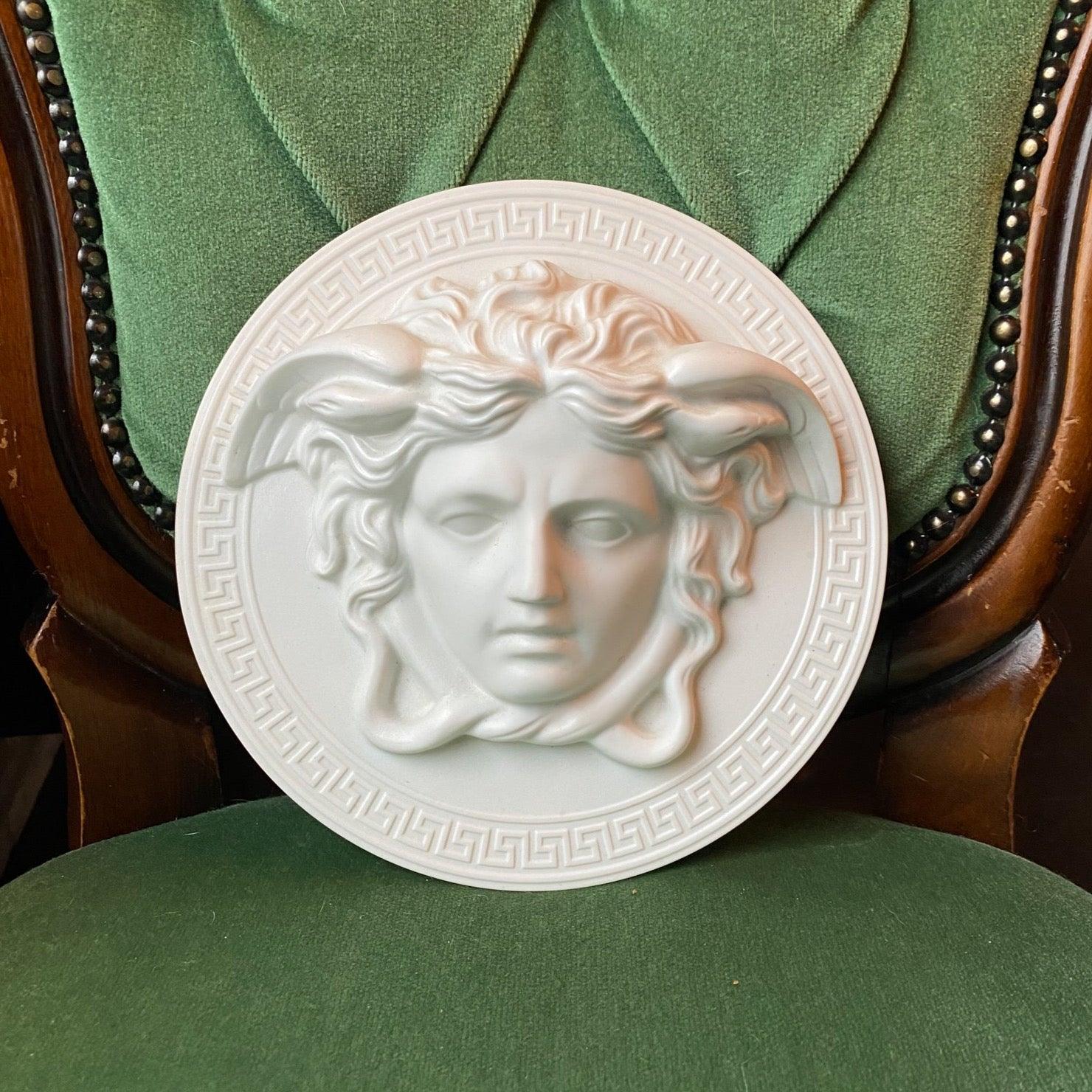 Medusa wand reliëf Versace - The Collectionist