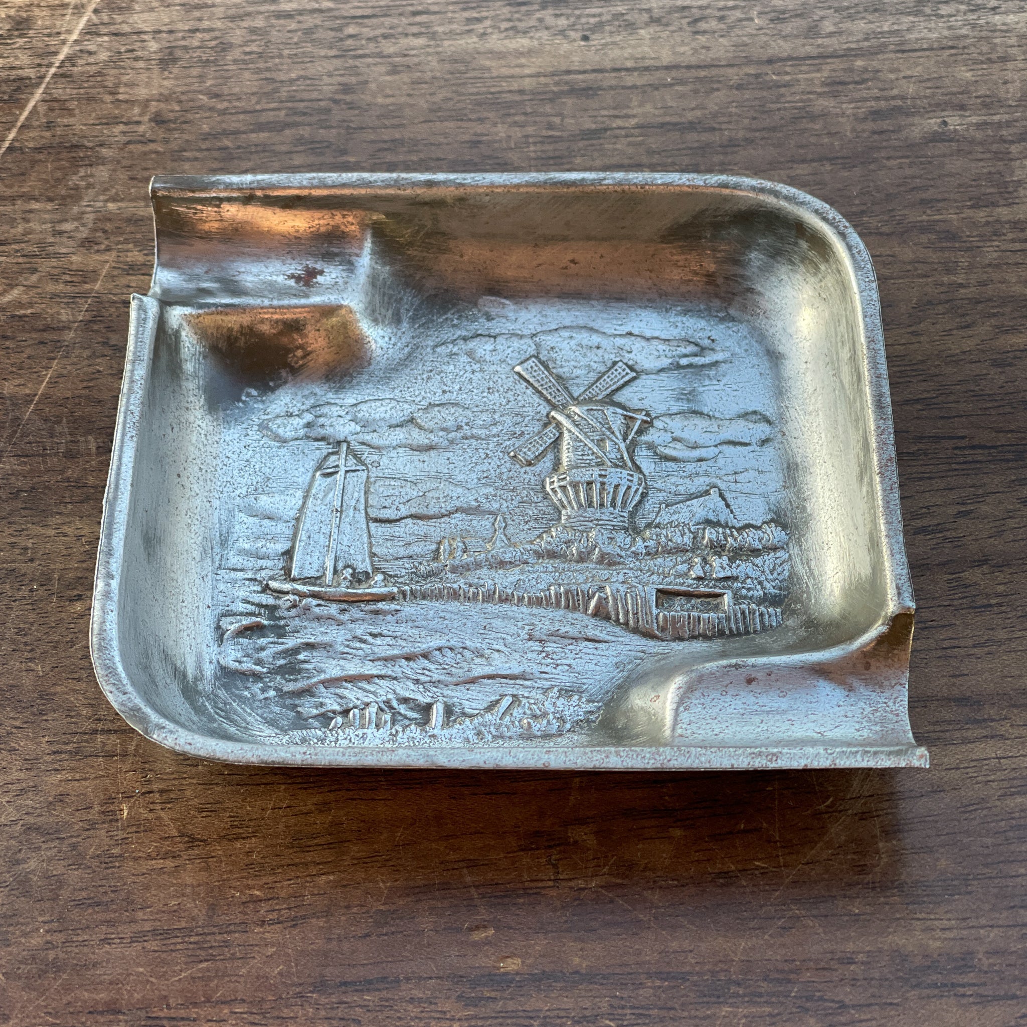 Metalen asbakje met Hollands landschap - The Collectionist