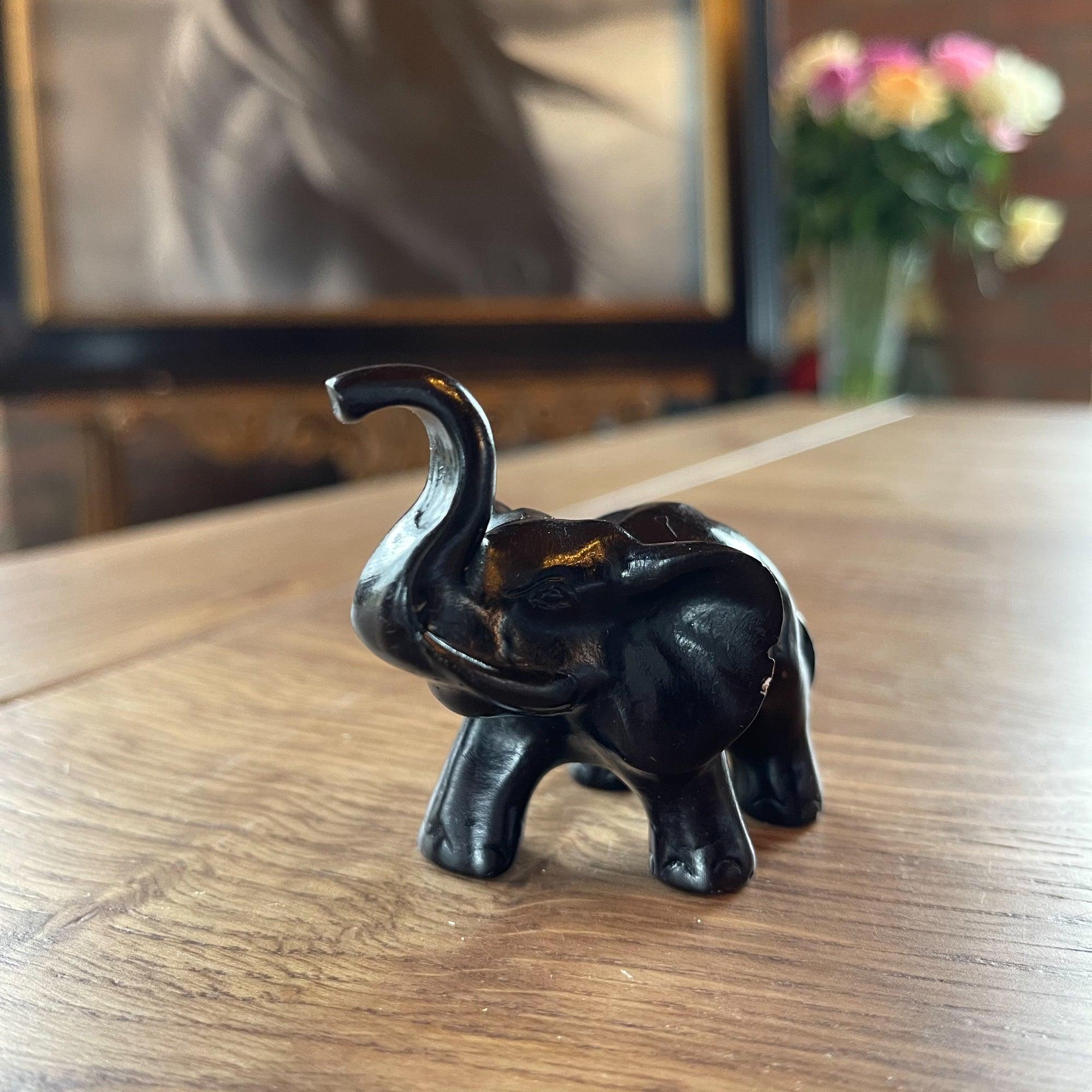 Olifantje van steen - The Collectionist