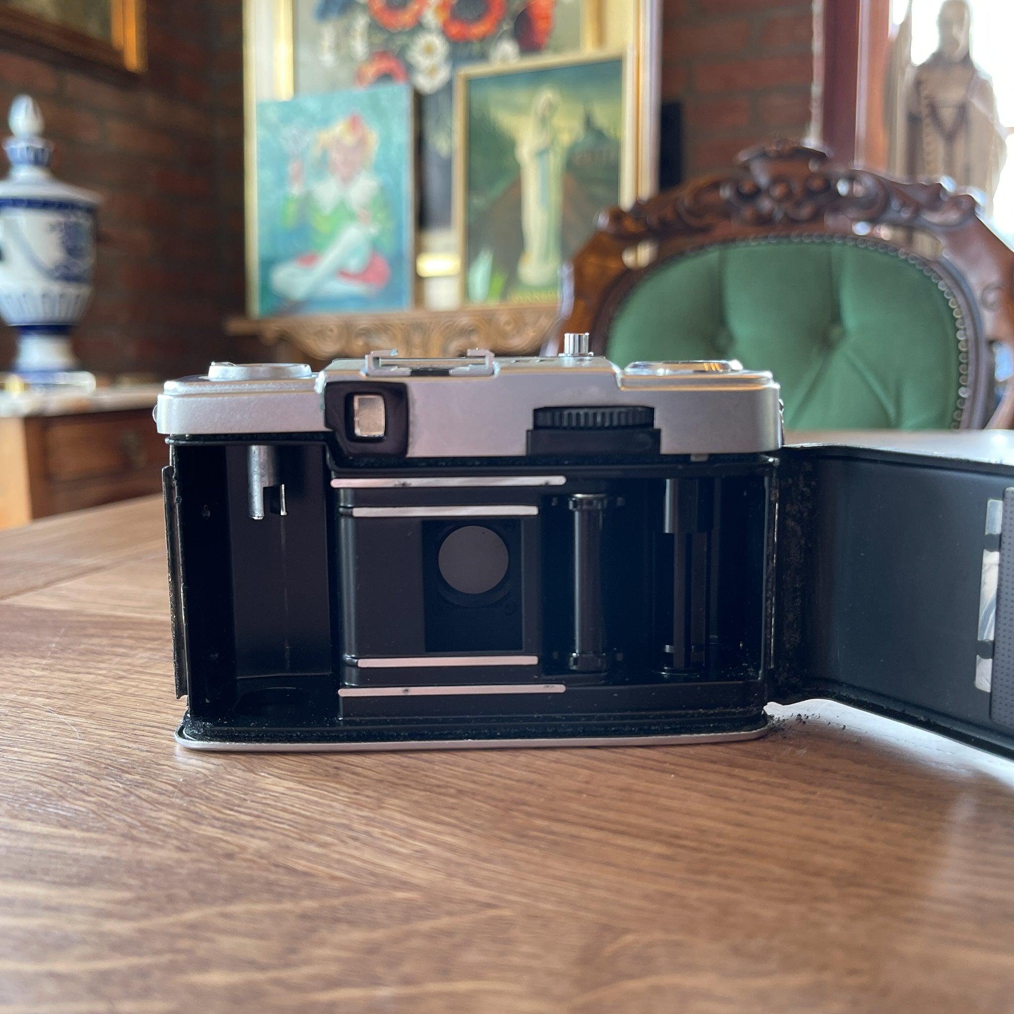 Olympus Pen EE - 2 camera - The Collectionist