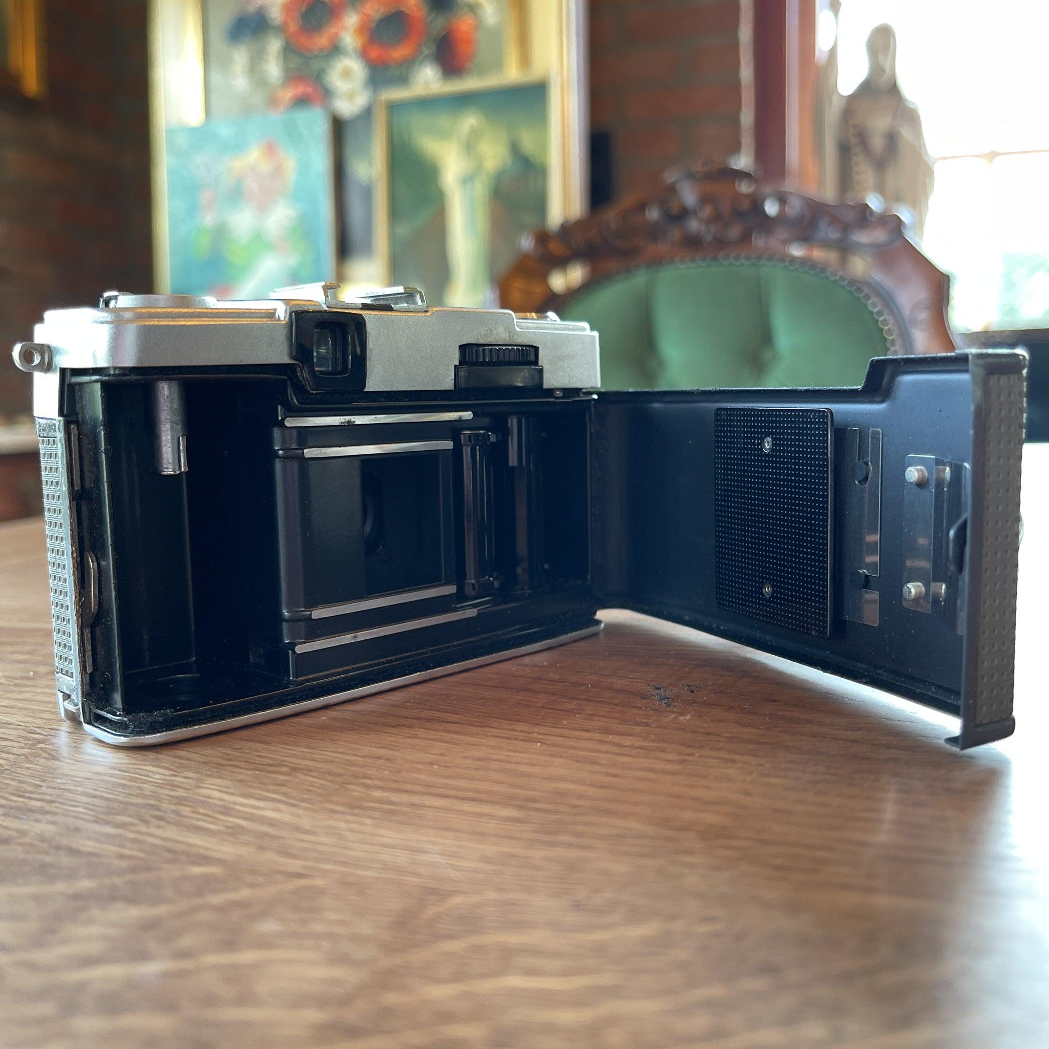 Olympus Pen EE - 2 camera - The Collectionist
