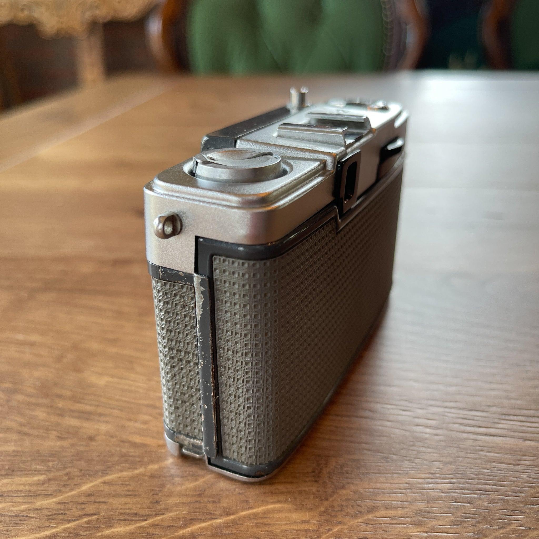 Olympus Pen EE - 2 camera - The Collectionist