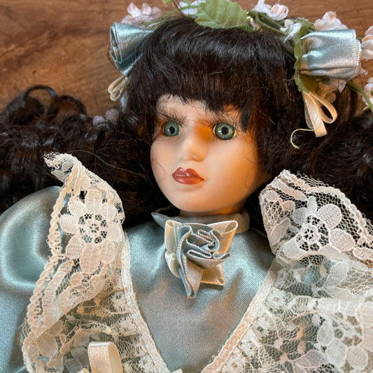 Porseleinen pop - Bamestra Curiosa