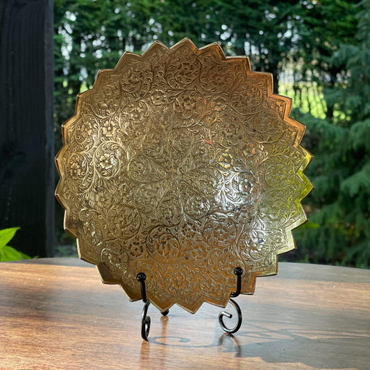 Prachtig gedetailleerde messing schaal - Bamestra Curiosa