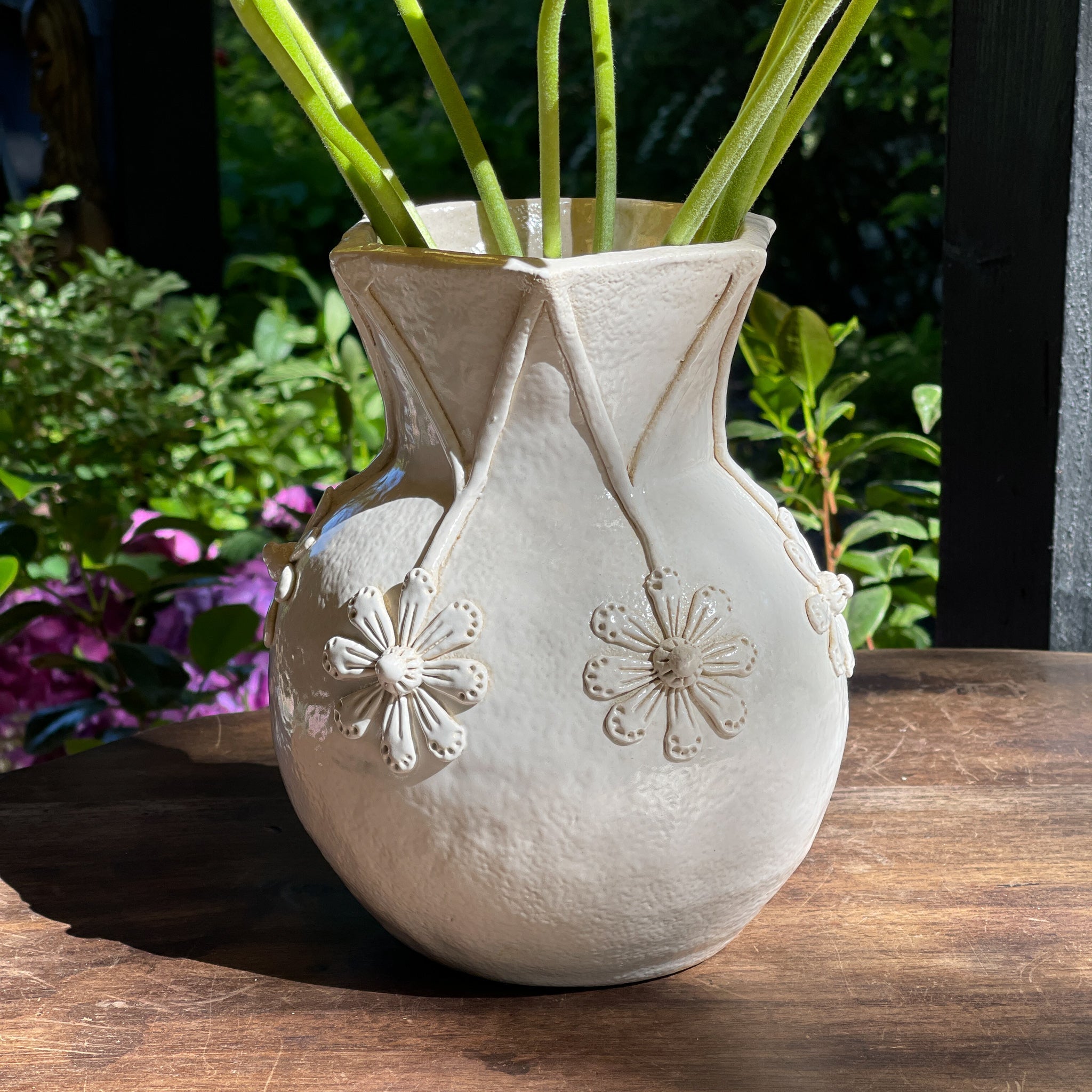 Prachtige Vaas Gemaakt Door Mieke Drenth Ceramiek - The Collectionist