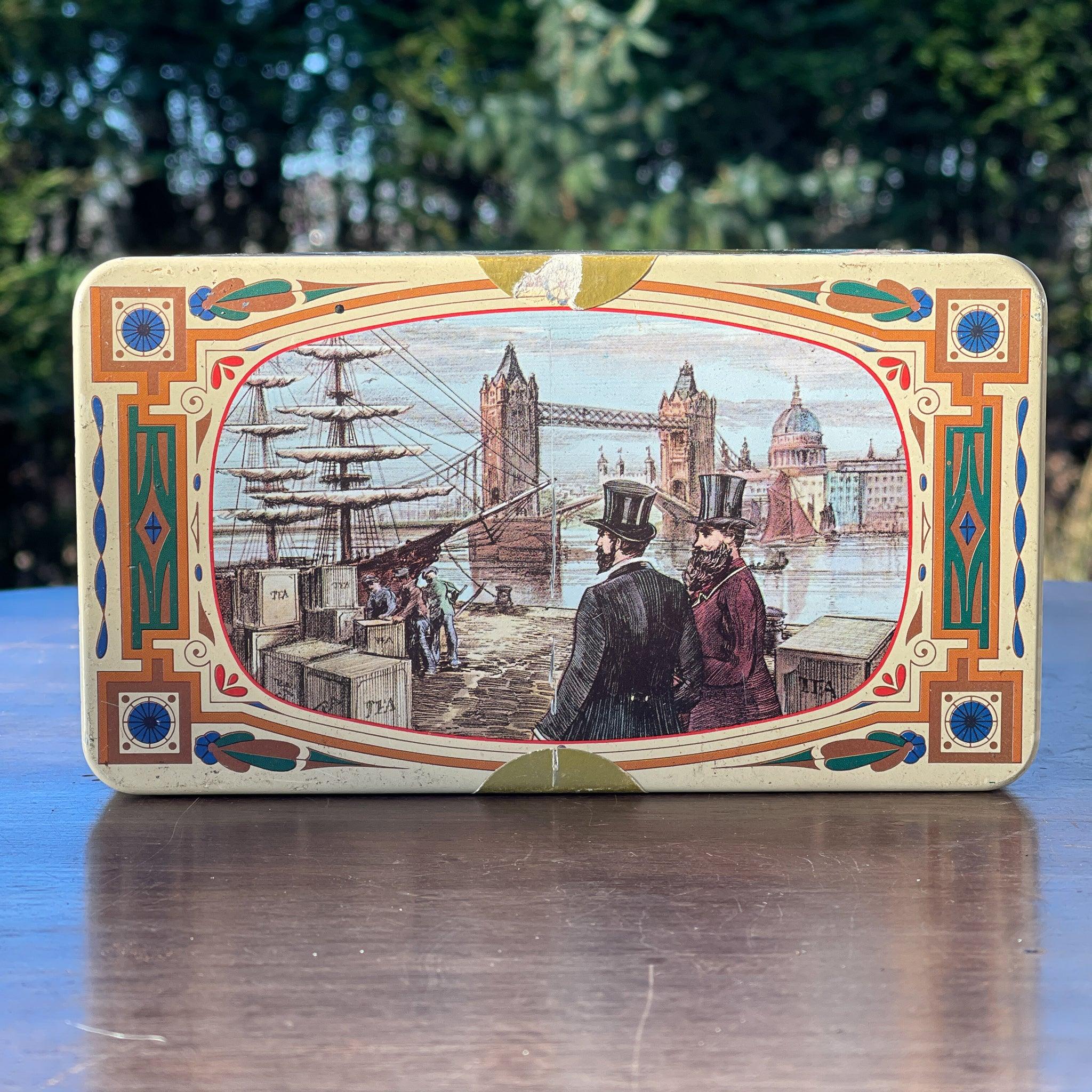 Royal Victorian theeblik - The Collectionist