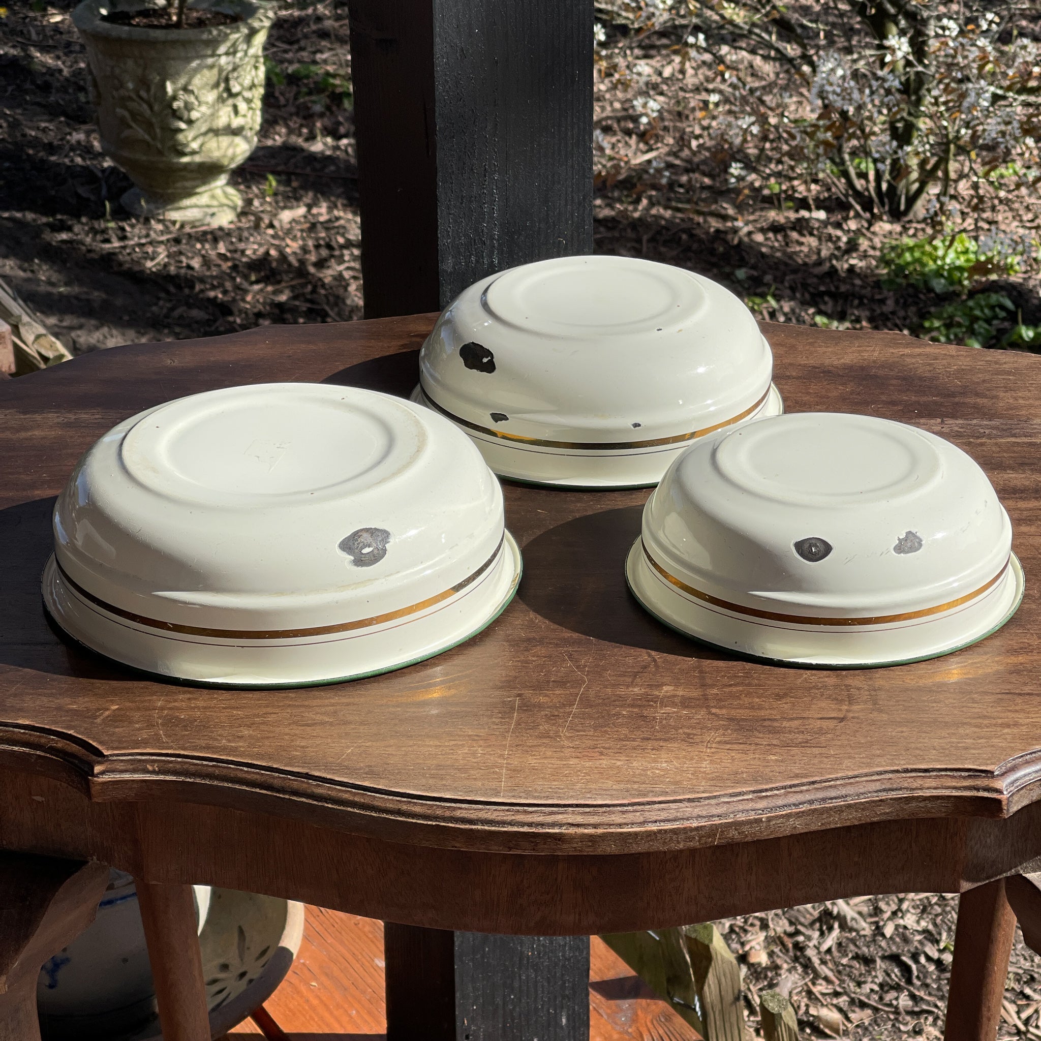 Set Van Drie Emaille Schalen - The Collectionist