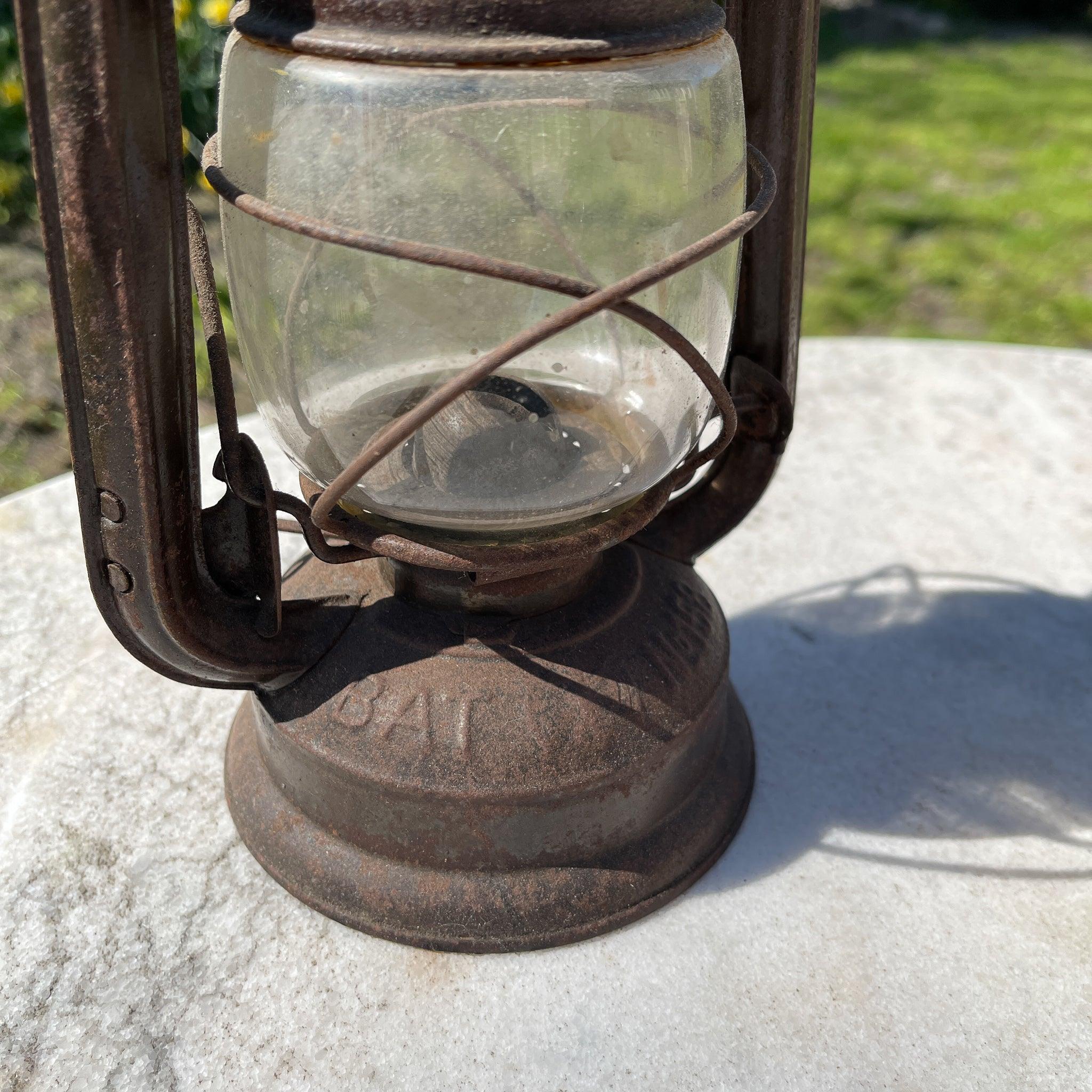 Stormlantaarn petroleum lamp BAT 158 - The Collectionist