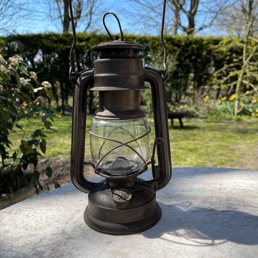 Stormlantaarn petroleum lamp Bat 158 - Bamestra Curiosa