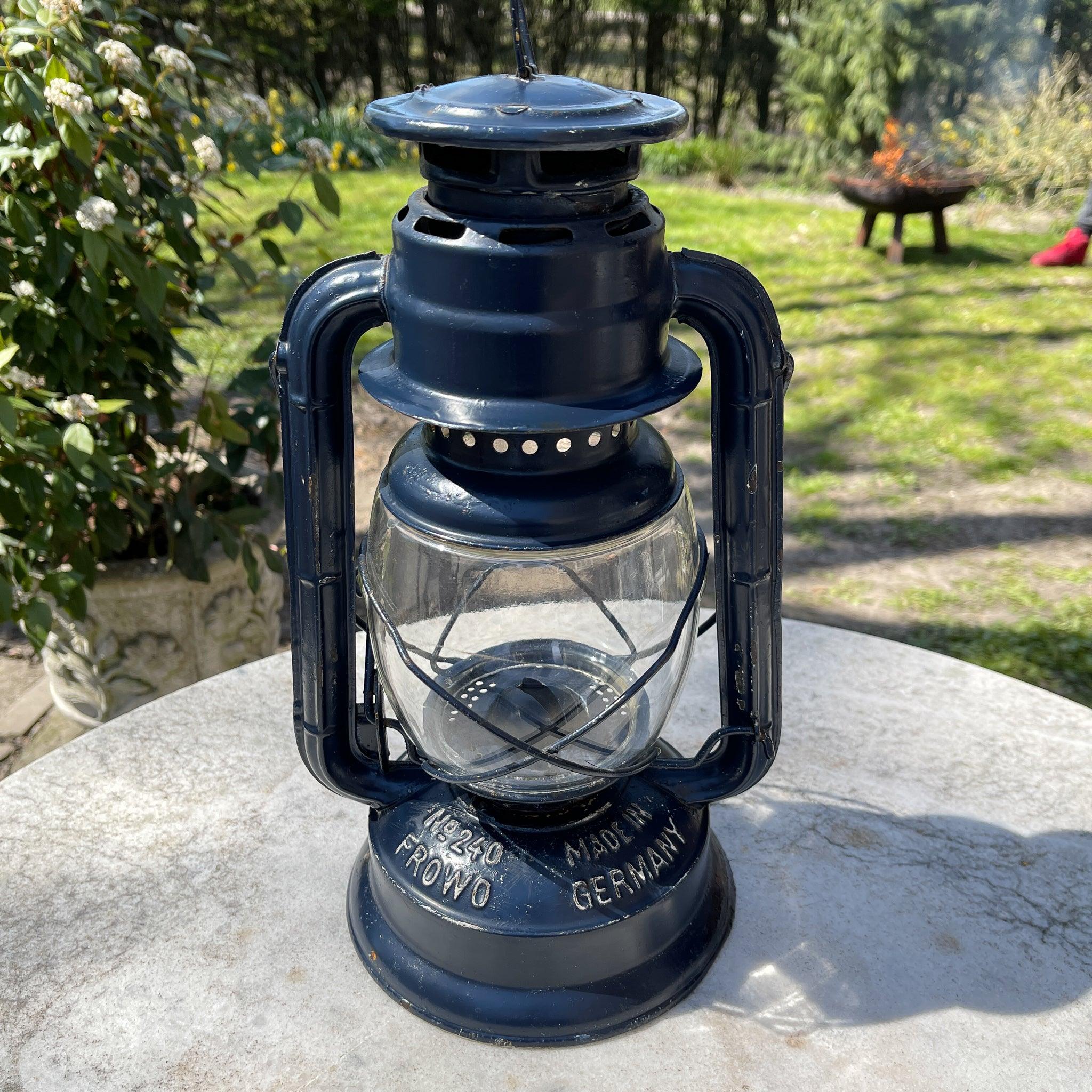 Stormlantaarn petroleum lamp Frowo No 240 - The Collectionist