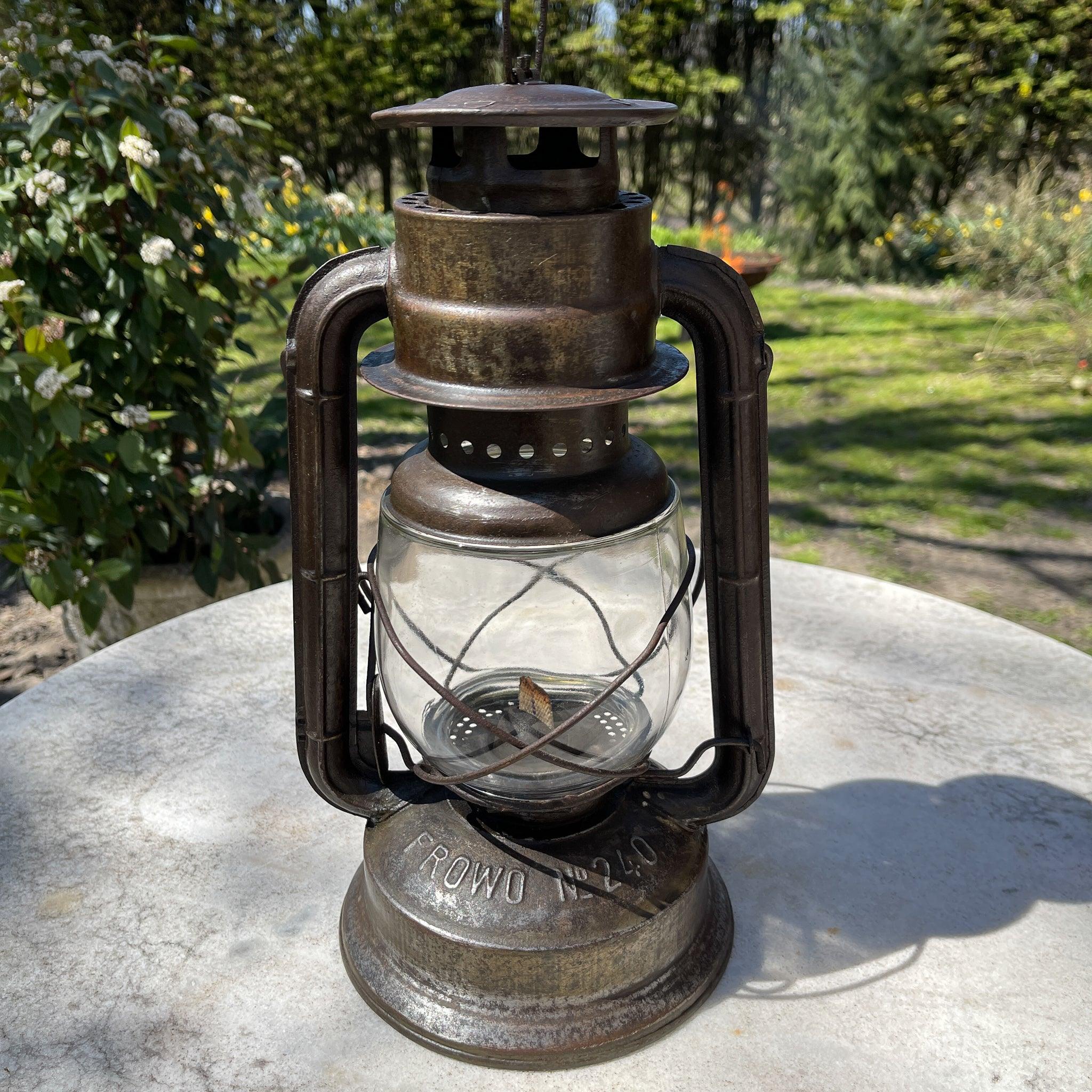Stormlantaarn petroleum lamp Frowo No 240 - The Collectionist