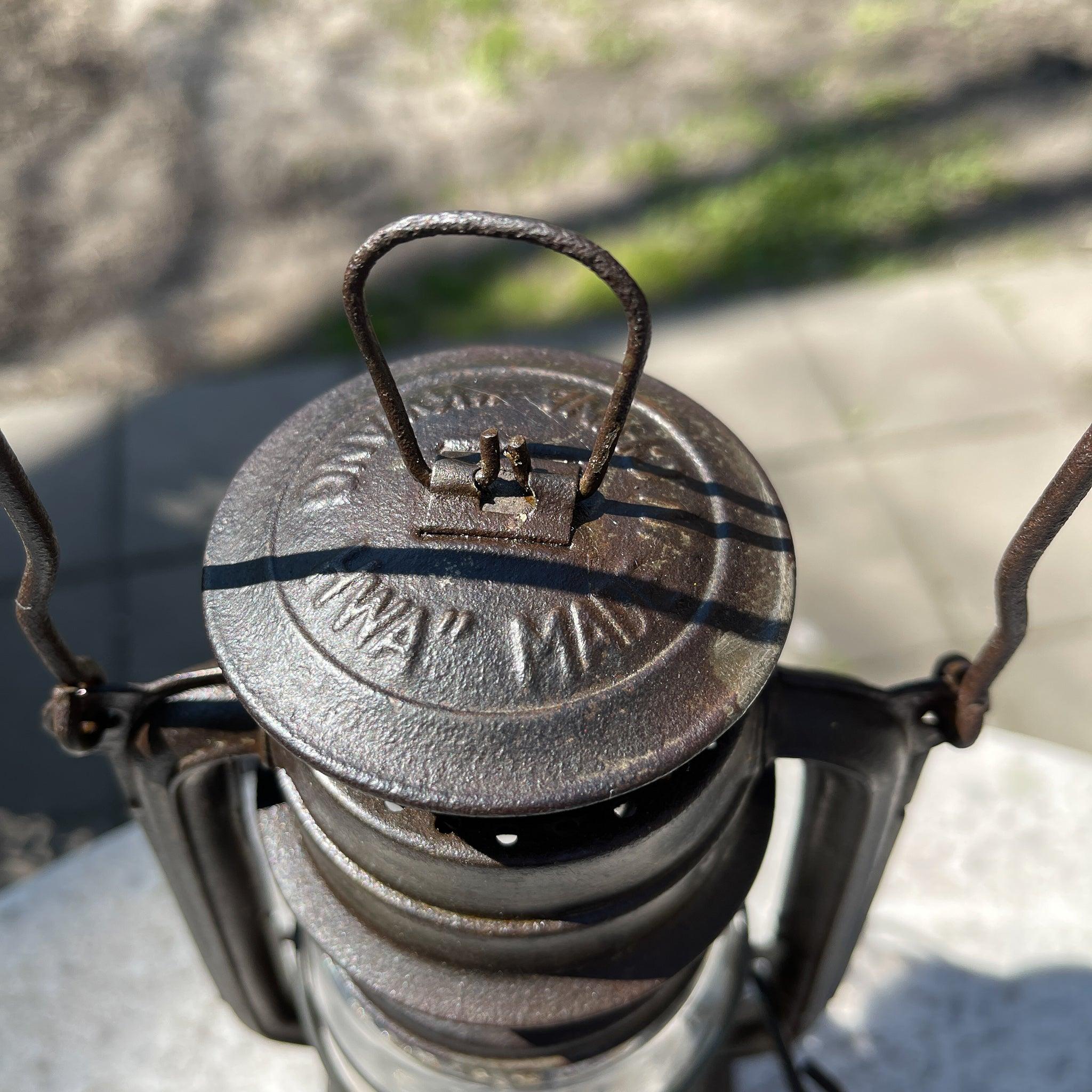 Stormlantaarn petroleum lamp HWA 235 - The Collectionist