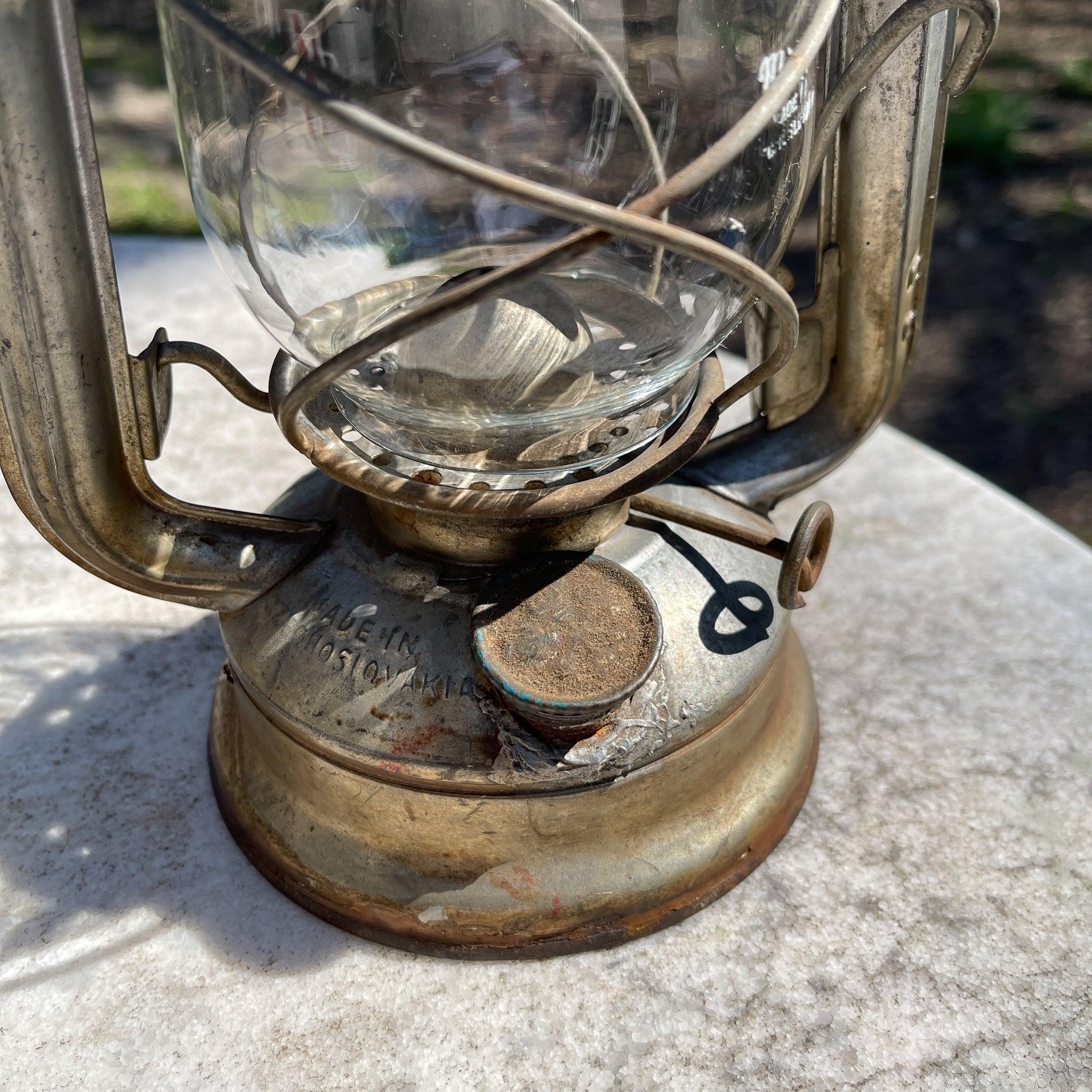 Stormlantaarn petroleum lamp Meva 863 - The Collectionist