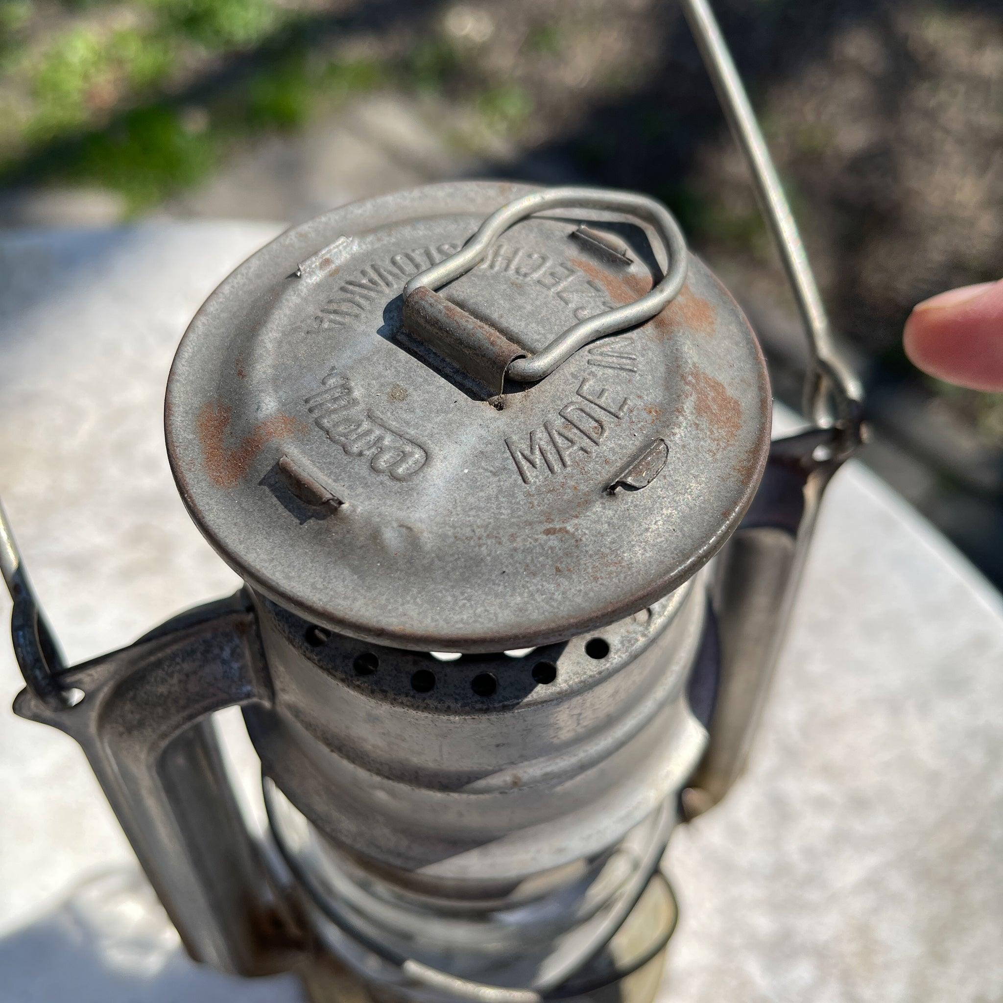 Stormlantaarn petroleum lamp Meva 863 - The Collectionist