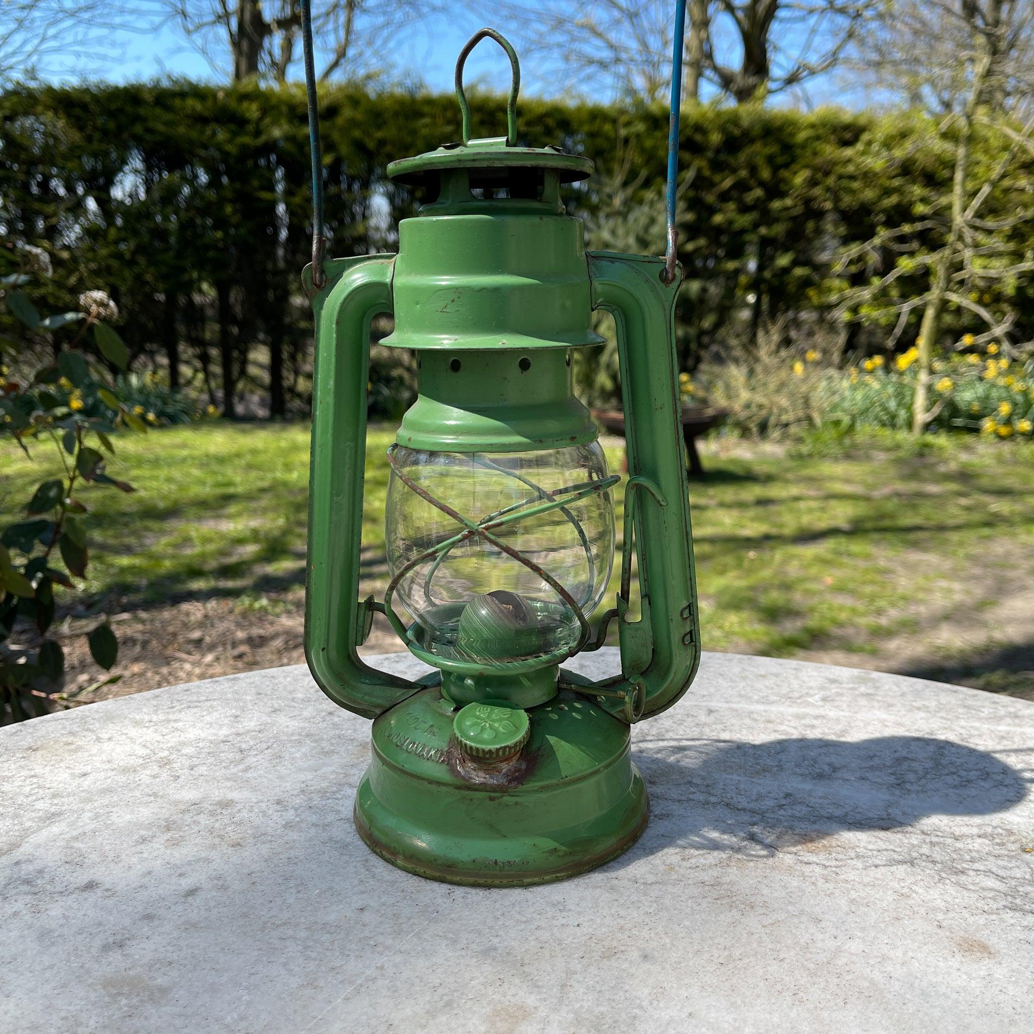 Stormlantaarn petroleum lamp Meva 863 - The Collectionist