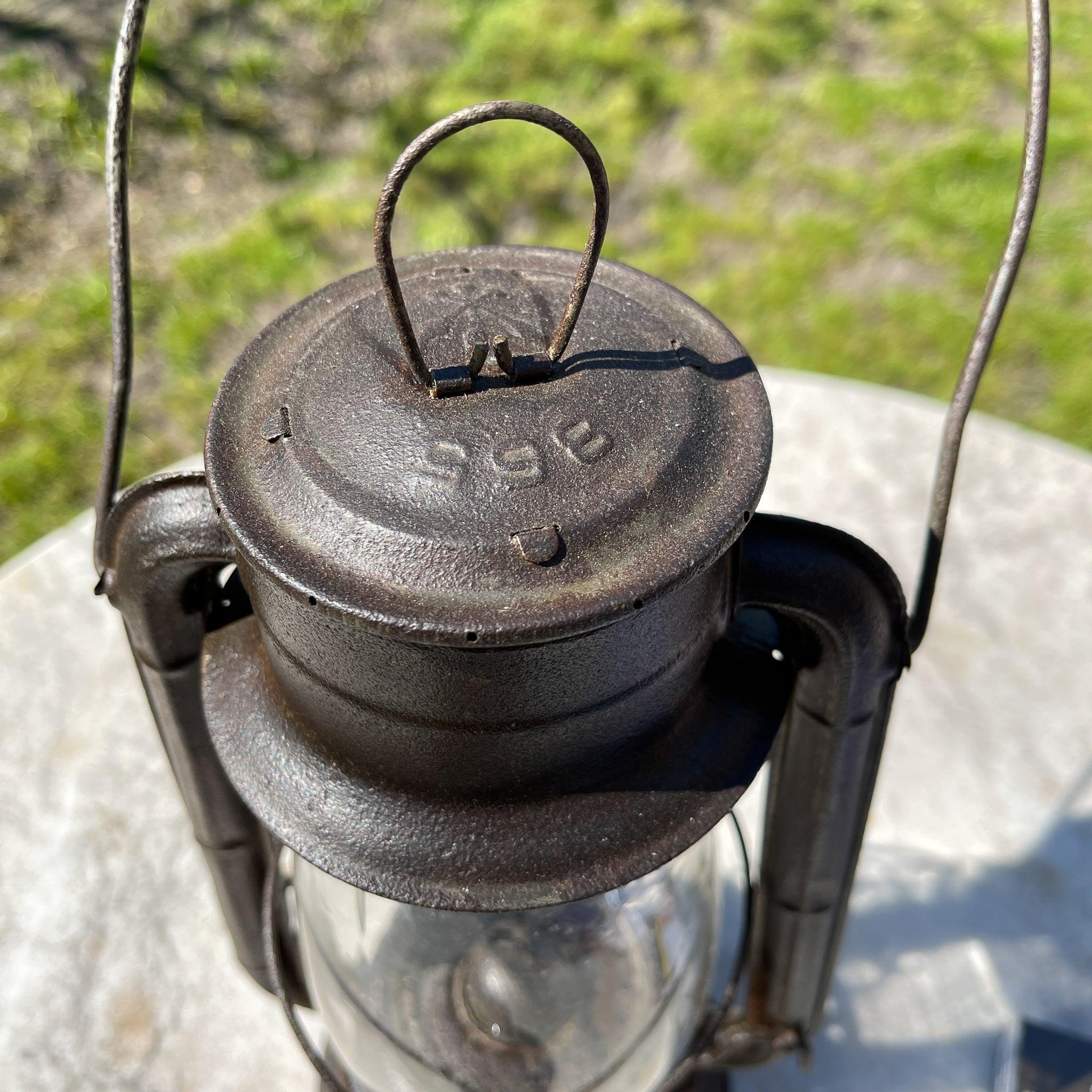 Stormlantaarn petroleum lamp Meva 865 - The Collectionist