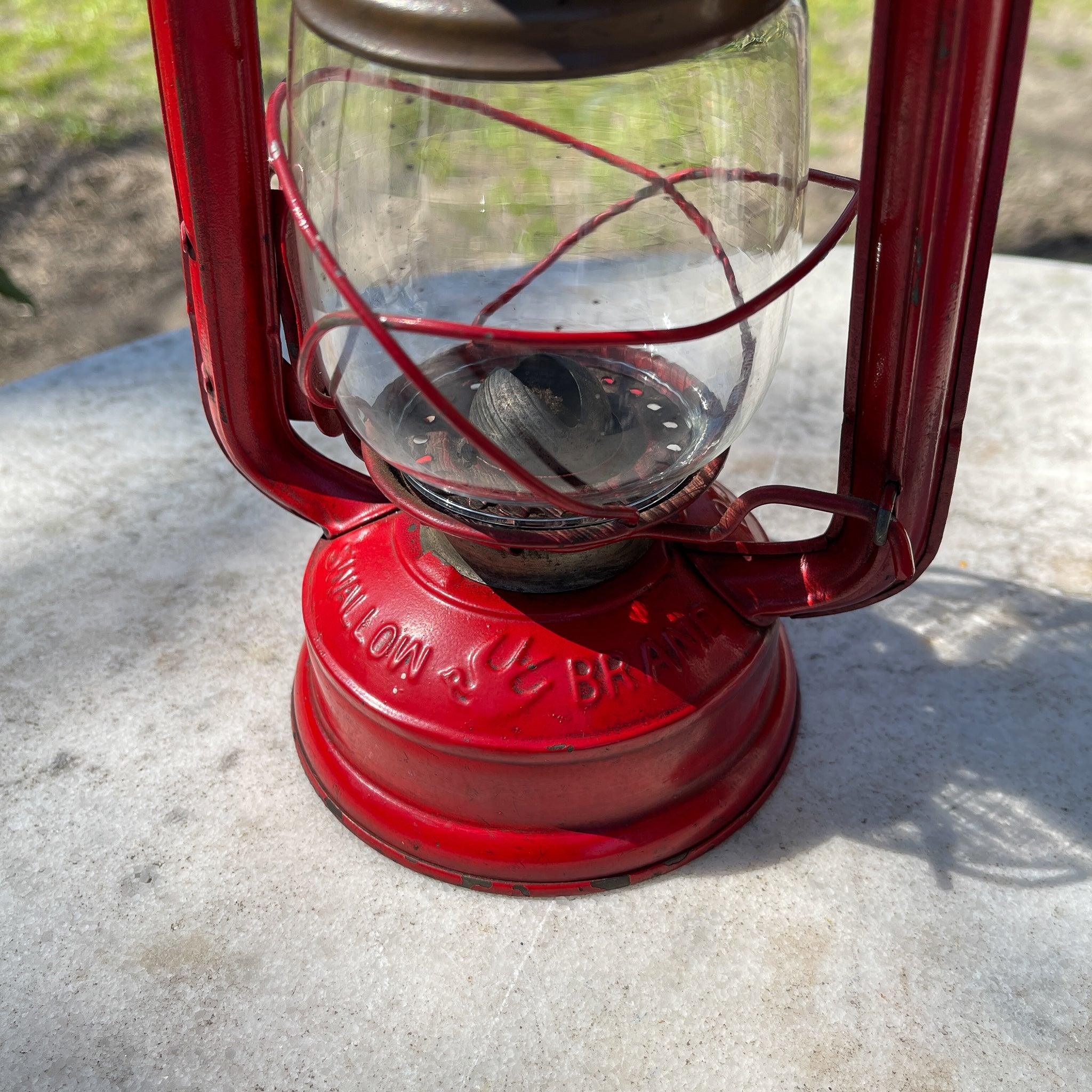 Stormlantaarn petroleum lamp Swallow Brand 235 - The Collectionist
