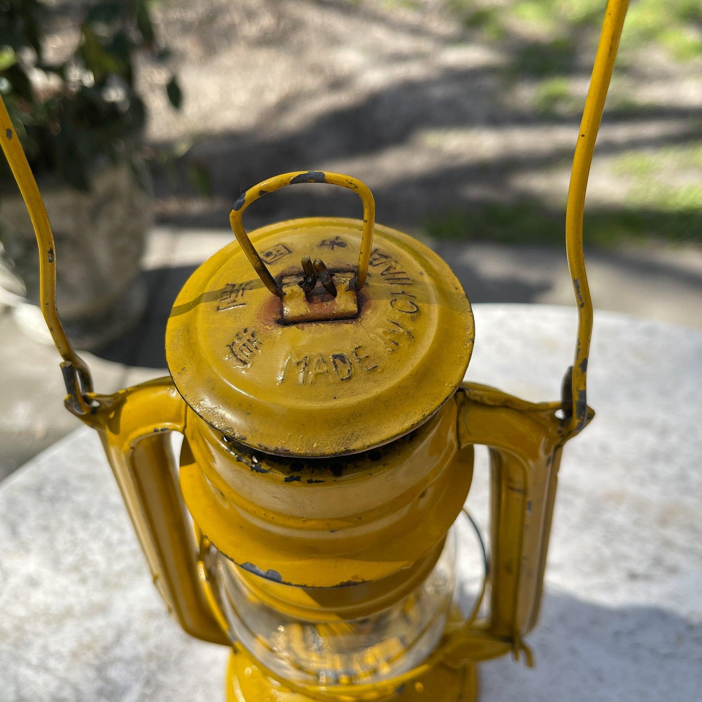 Stormlantaarn Petroleum lamp Swallow Brand 235 - Bamestra Curiosa