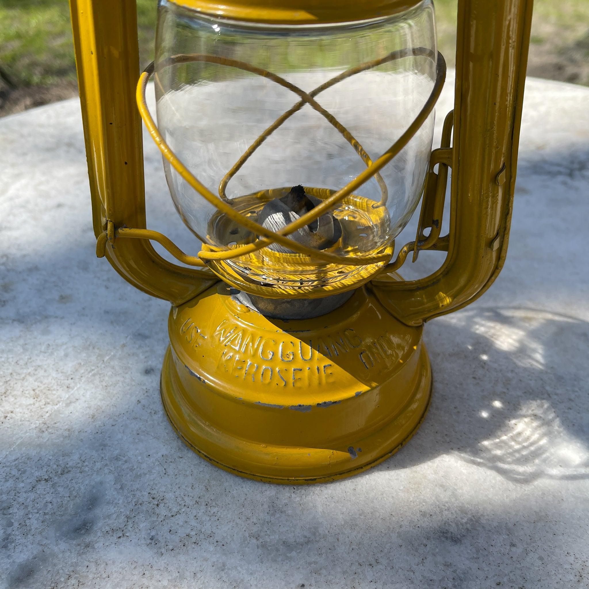 Stormlantaarn petroleum lamp Wang Guang 235 - The Collectionist