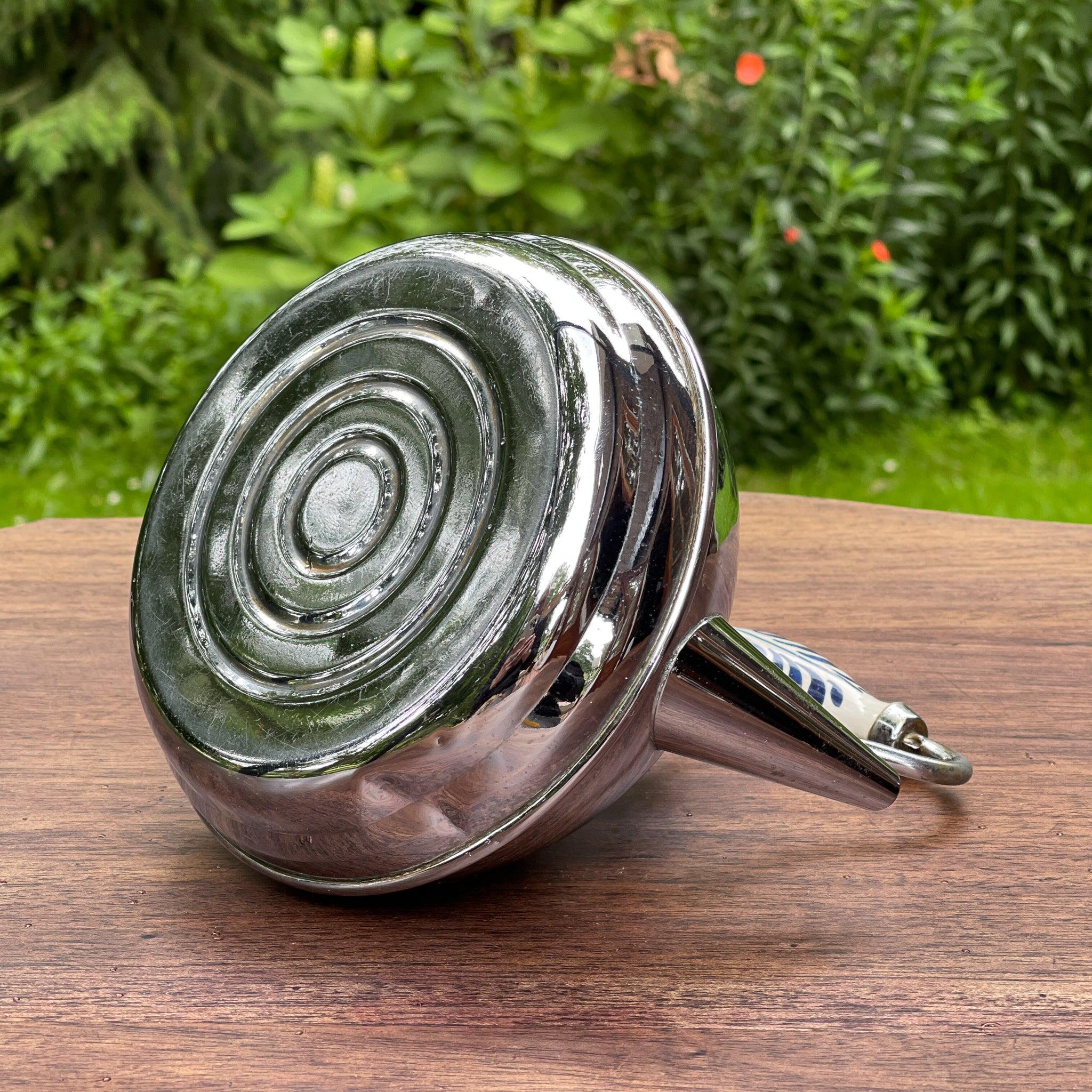 Theeketel met delfts blauw handvat - The Collectionist