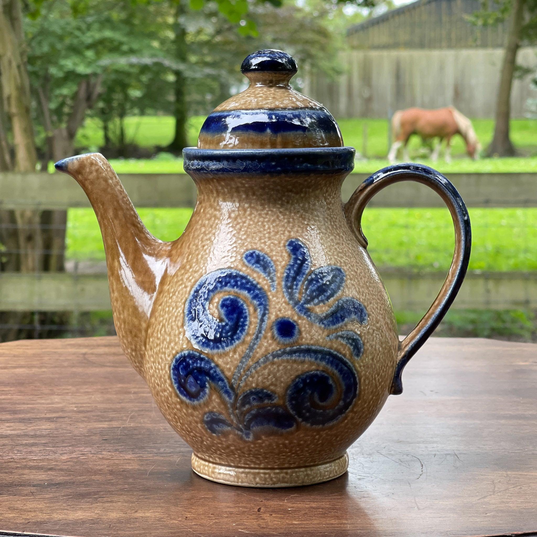 Theepot van Jasba Keuls aardewerk - The Collectionist