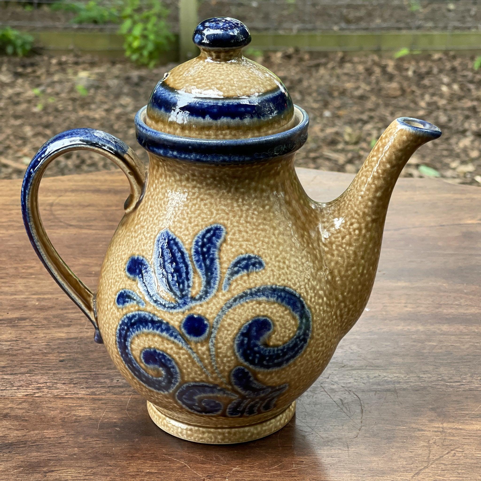 Theepot van Jasba Keuls aardewerk - The Collectionist