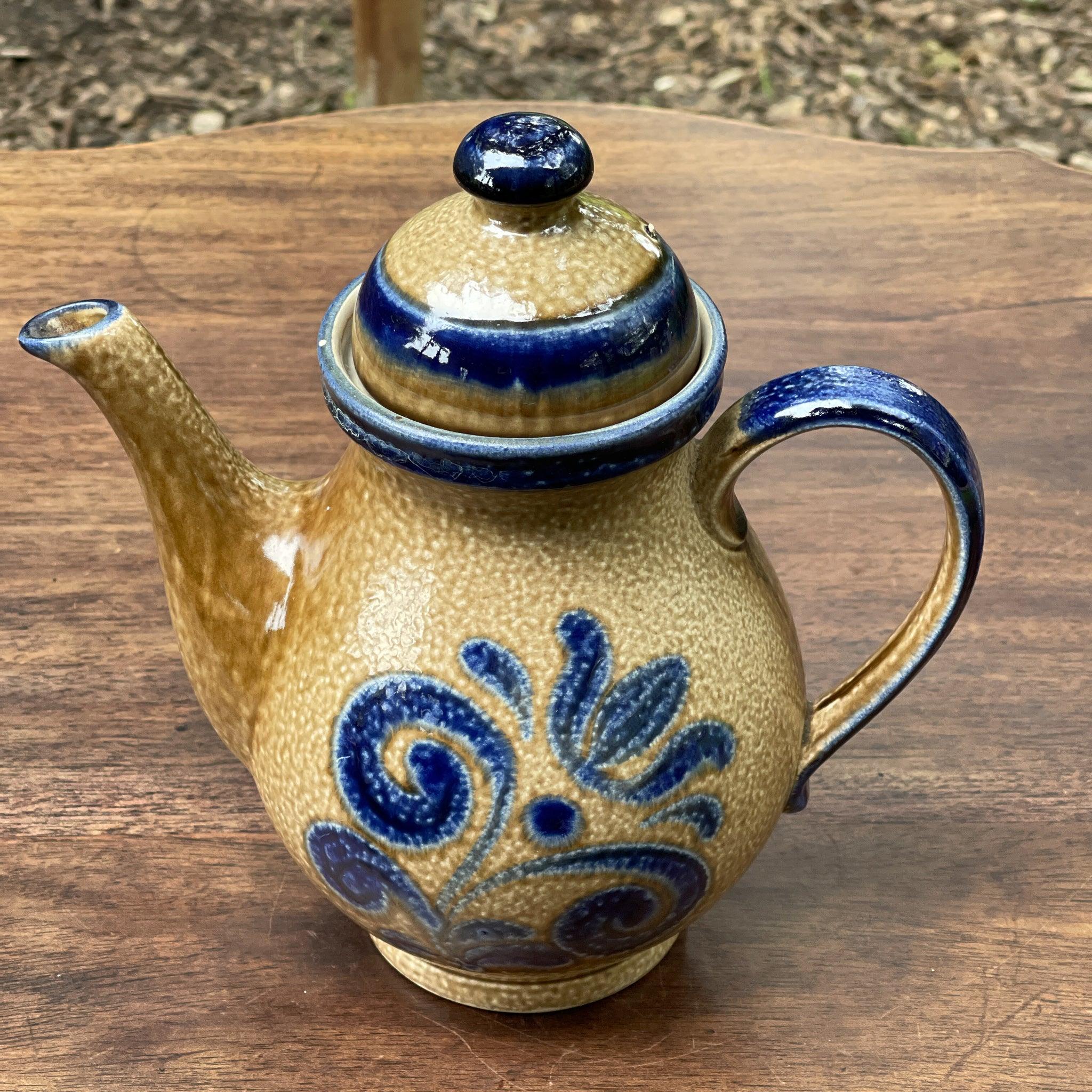 Theepot van Jasba Keuls aardewerk - The Collectionist