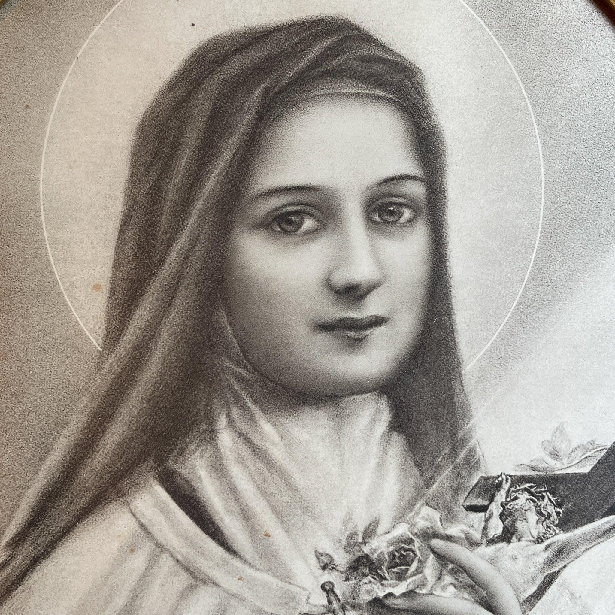 Theresia in gouden ovale lijst - The Collectionist