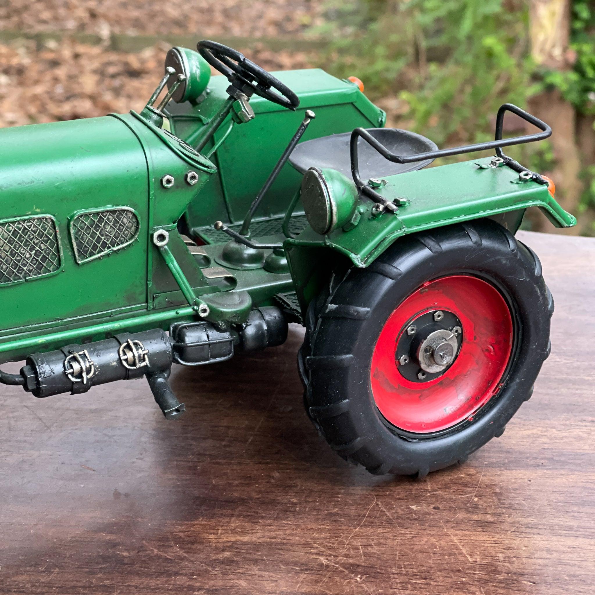 Tractor van metaal - The Collectionist