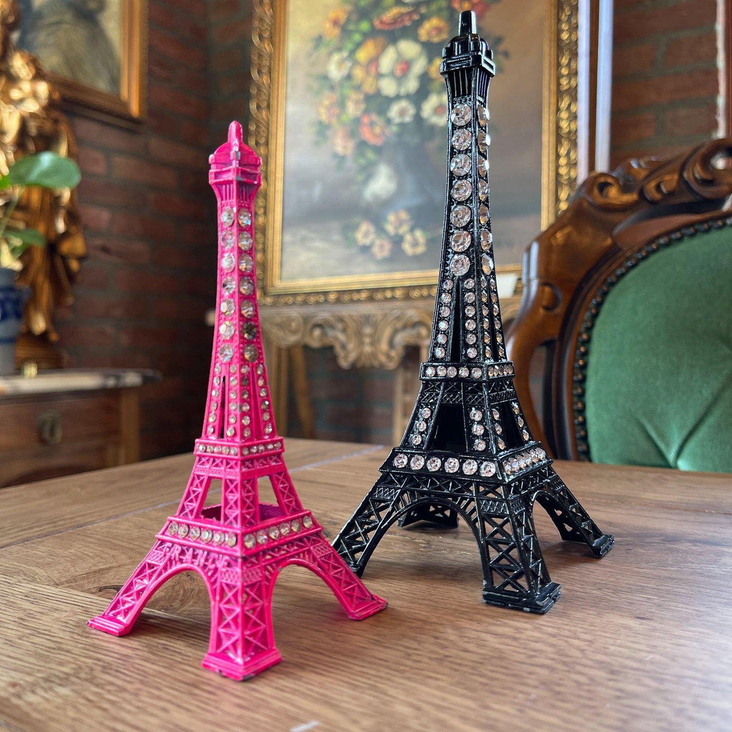 Twee decoratieve eiffeltorens met strass steentjes - Bamestra Curiosa