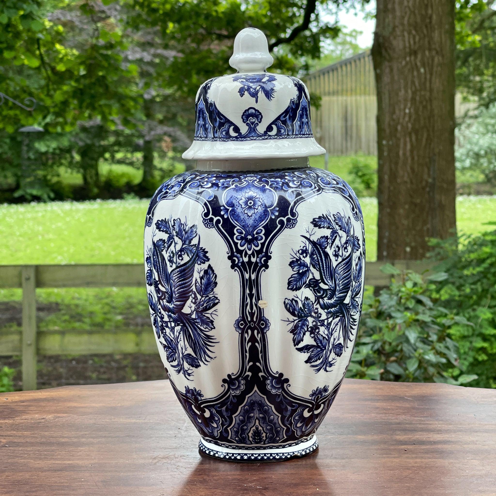 Vaas met deksel in Delfts Blauw - The Collectionist