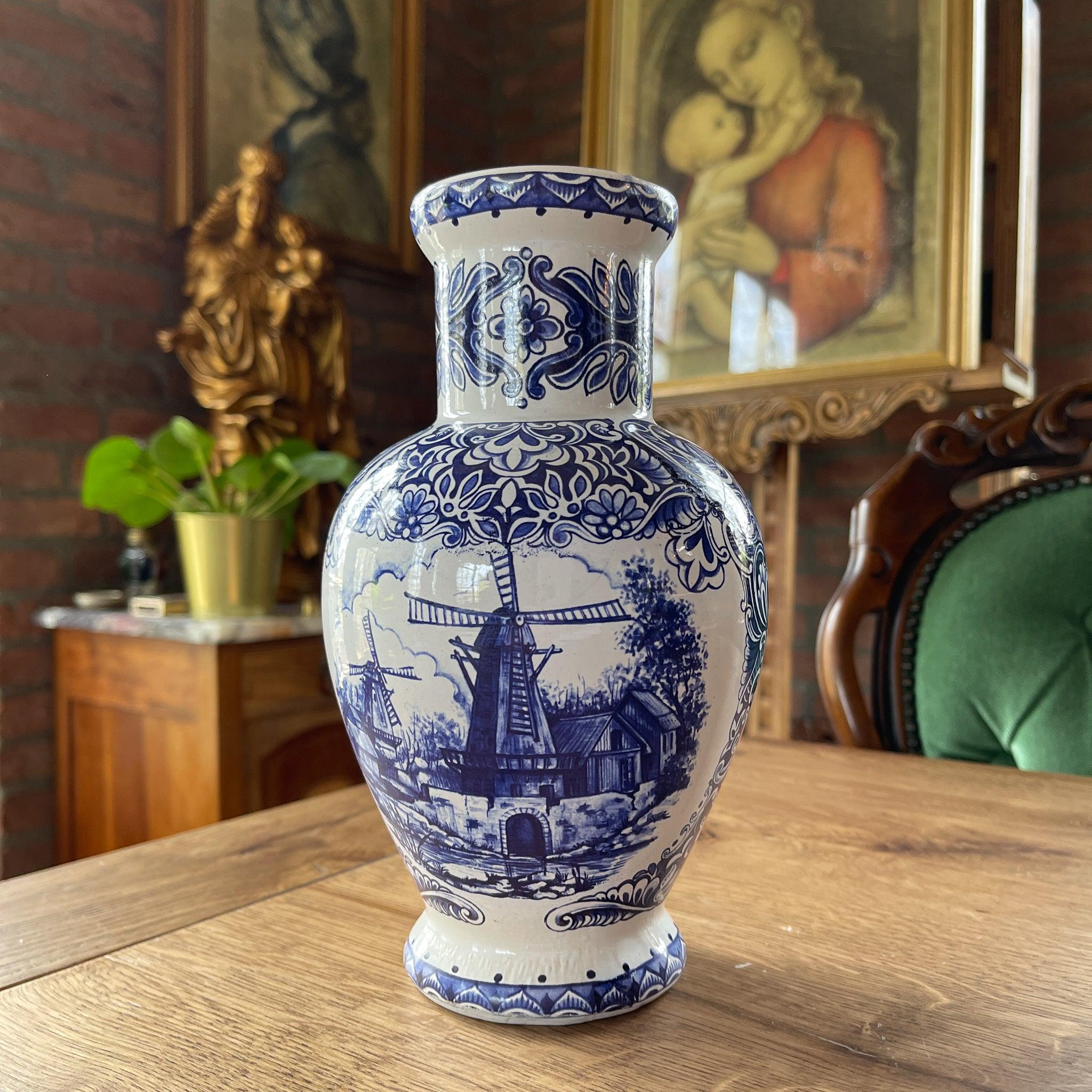 Vaas met molen Delfts Blauw - The Collectionist