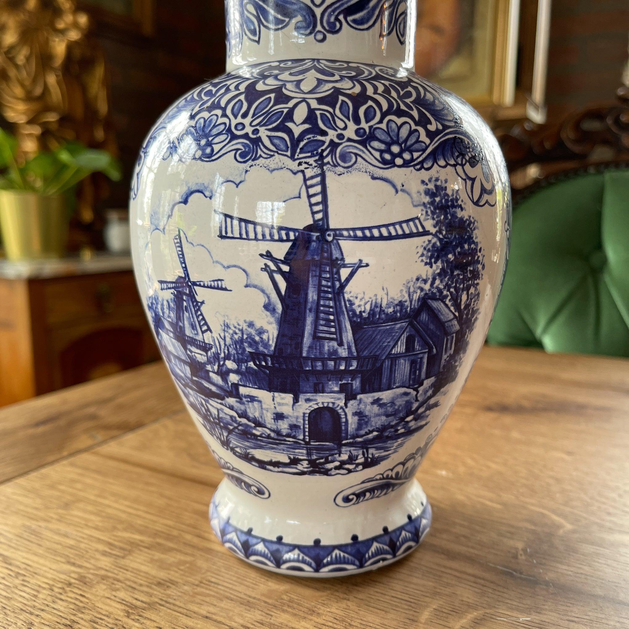 Vaas met molen Delfts Blauw - The Collectionist
