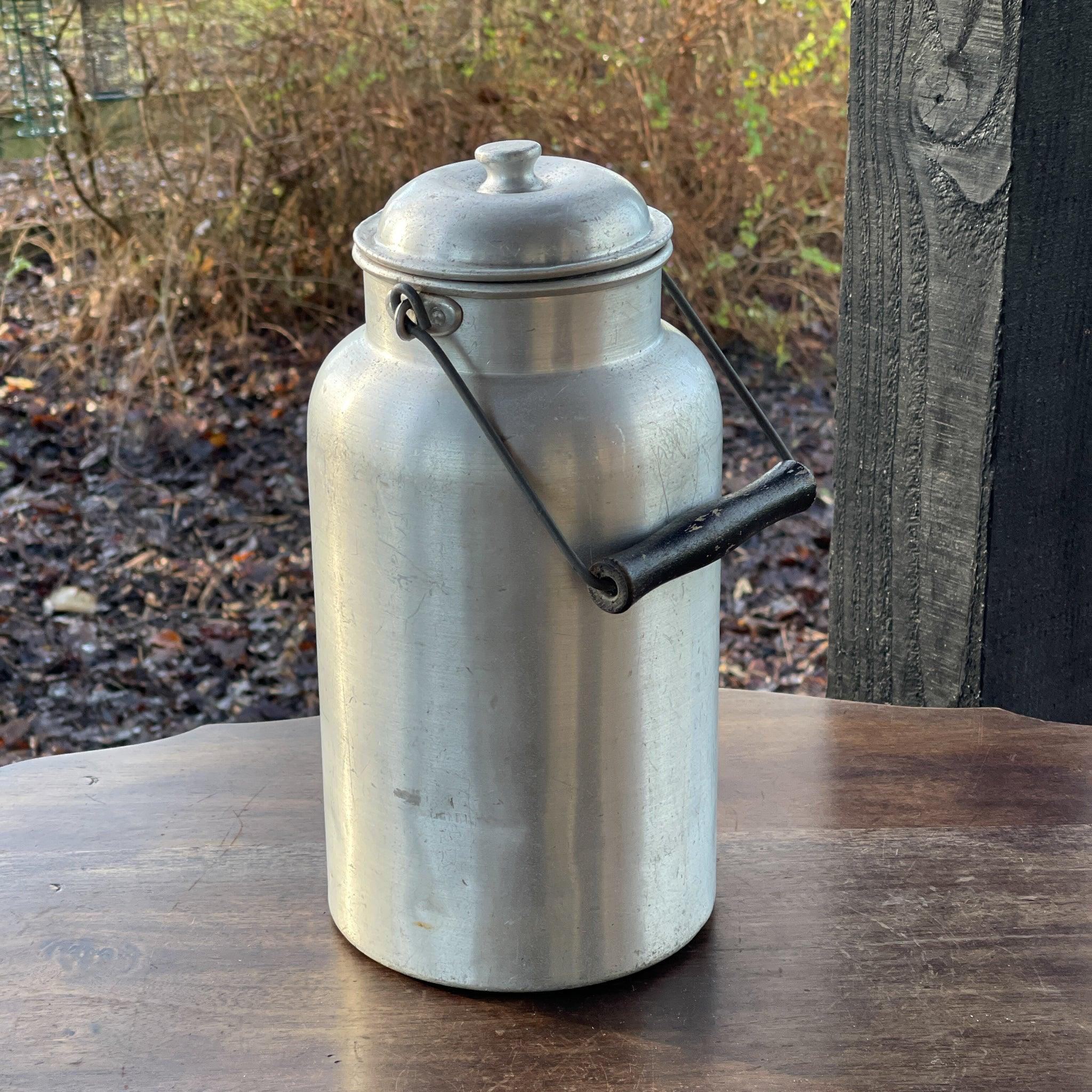 Vintage aluminium melkbus - The Collectionist