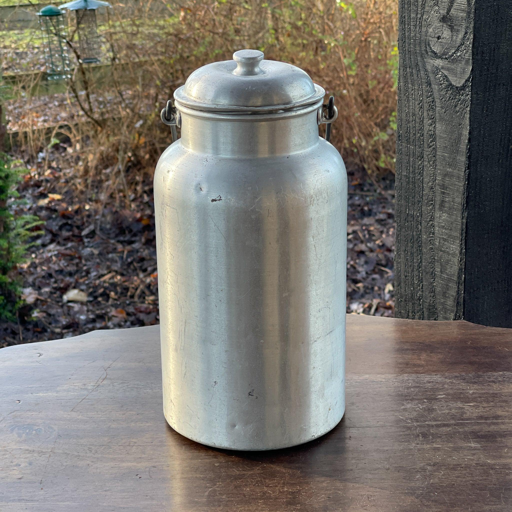 Vintage aluminium melkbus - The Collectionist